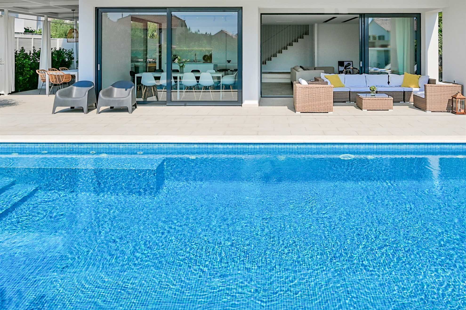 Villa Bord de Mer with Pool