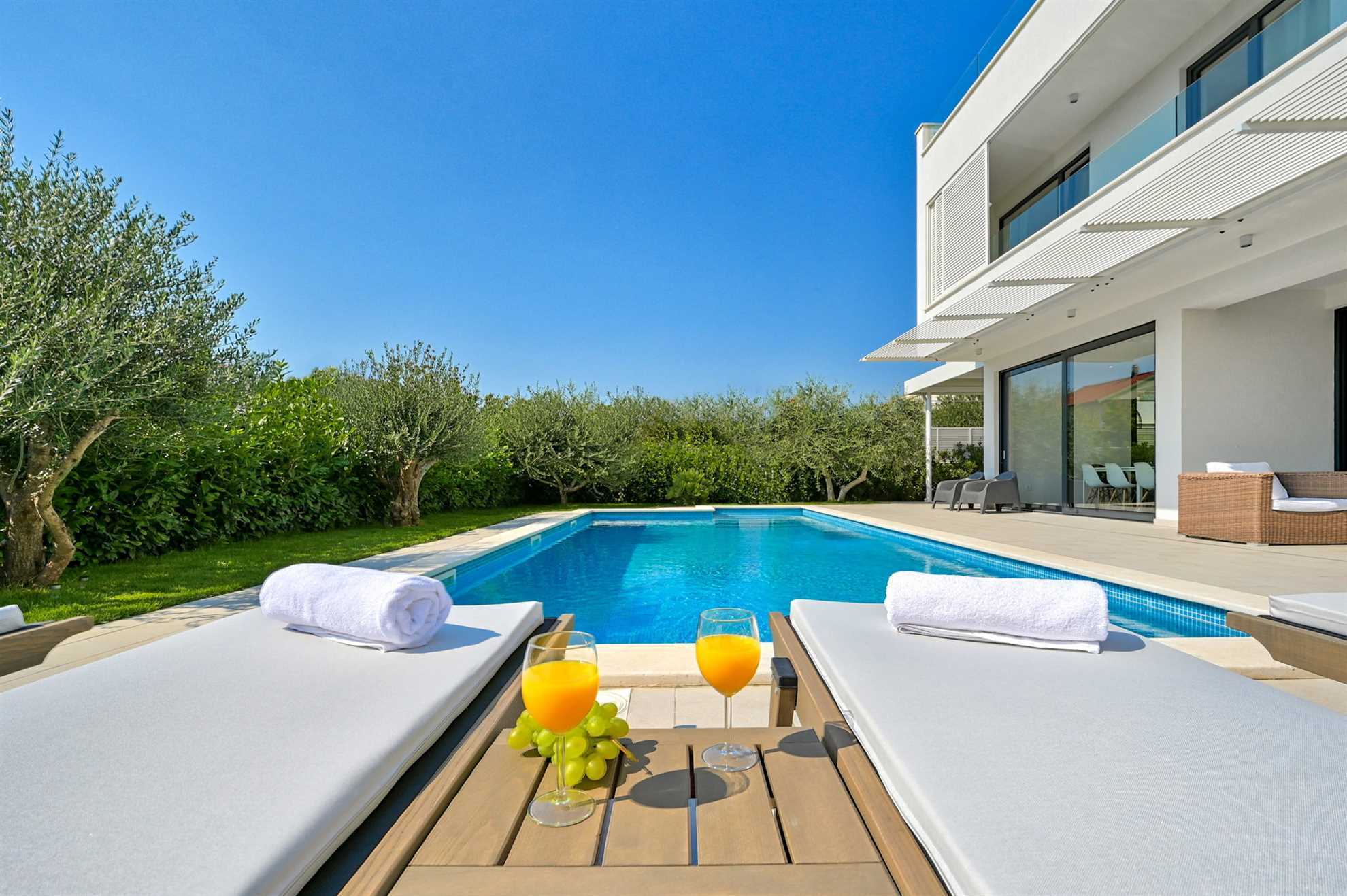 Villa Bord de Mer with Pool