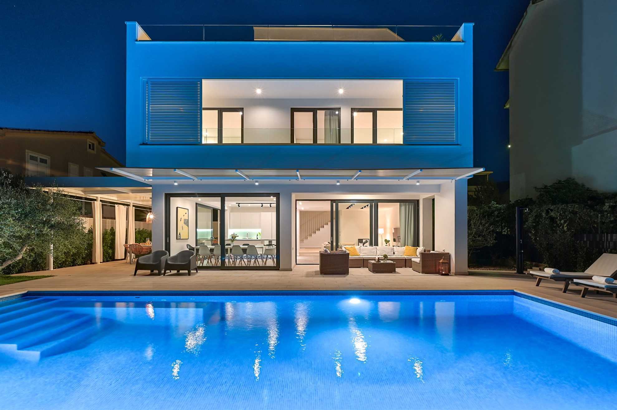 Villa Bord de Mer with Pool
