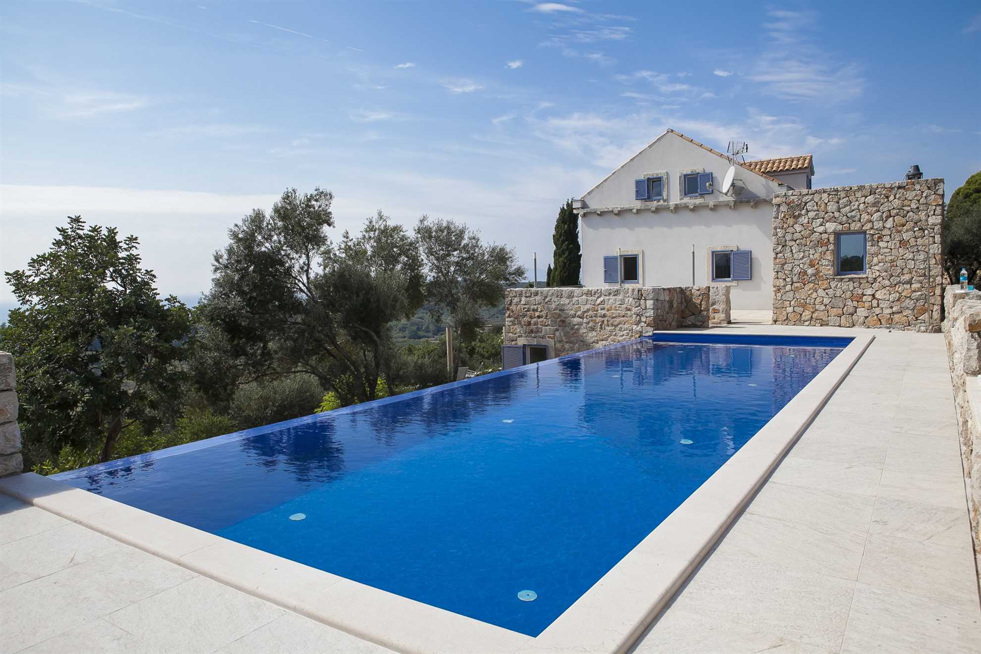 Holiday Home Sipano with Pool
