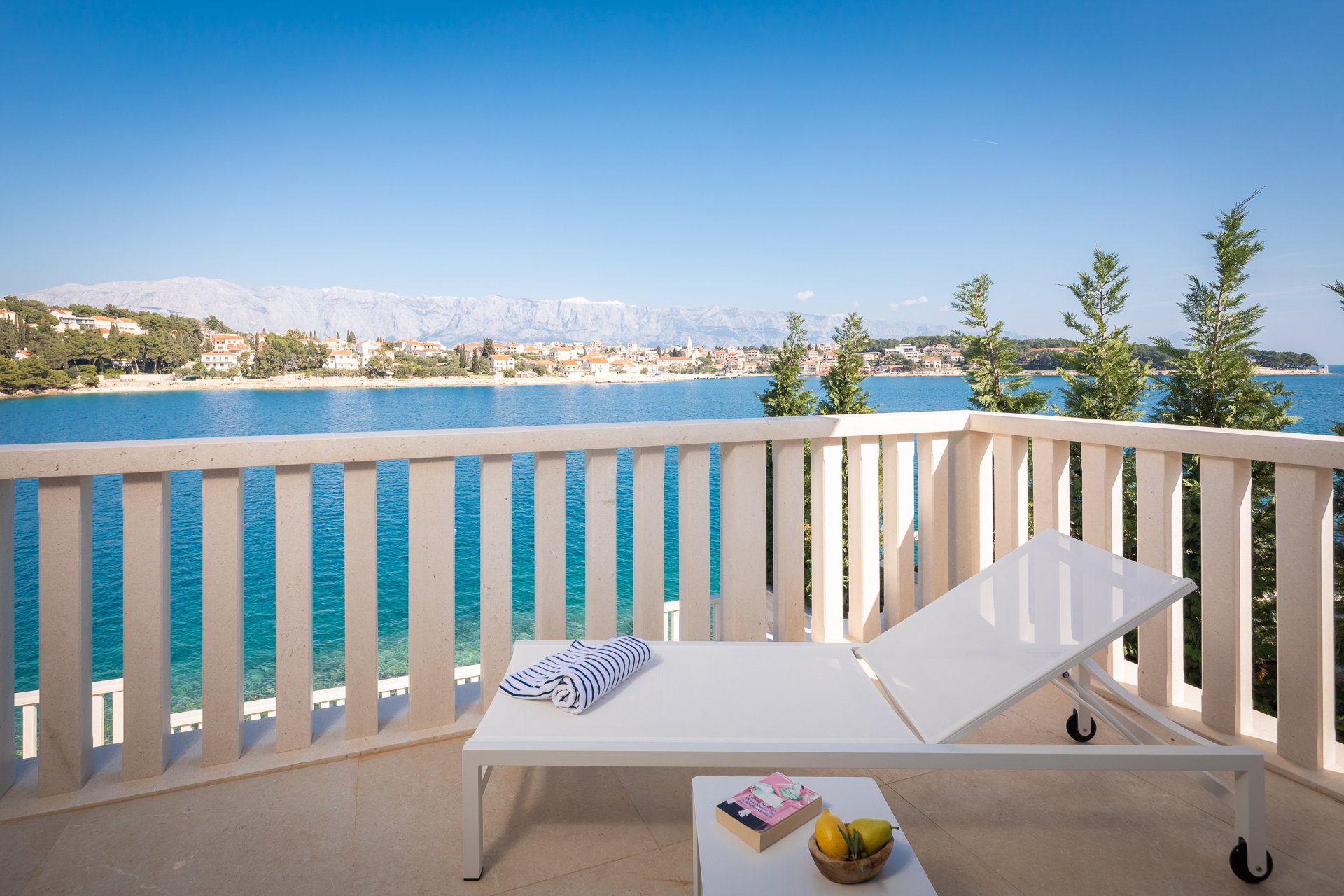 Beachfront Villa White Gem with Pool