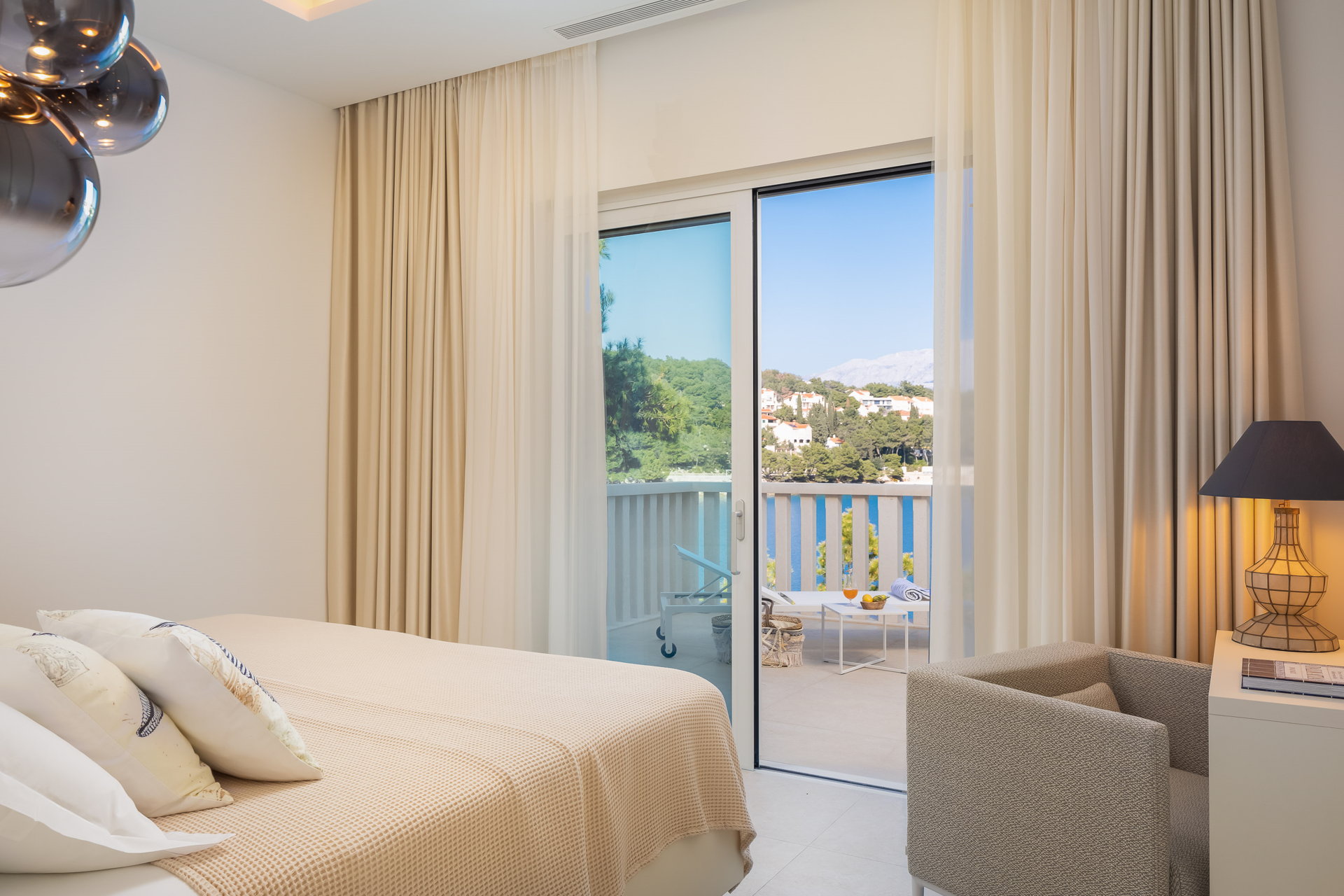 Beachfront Villa White Gem with Pool