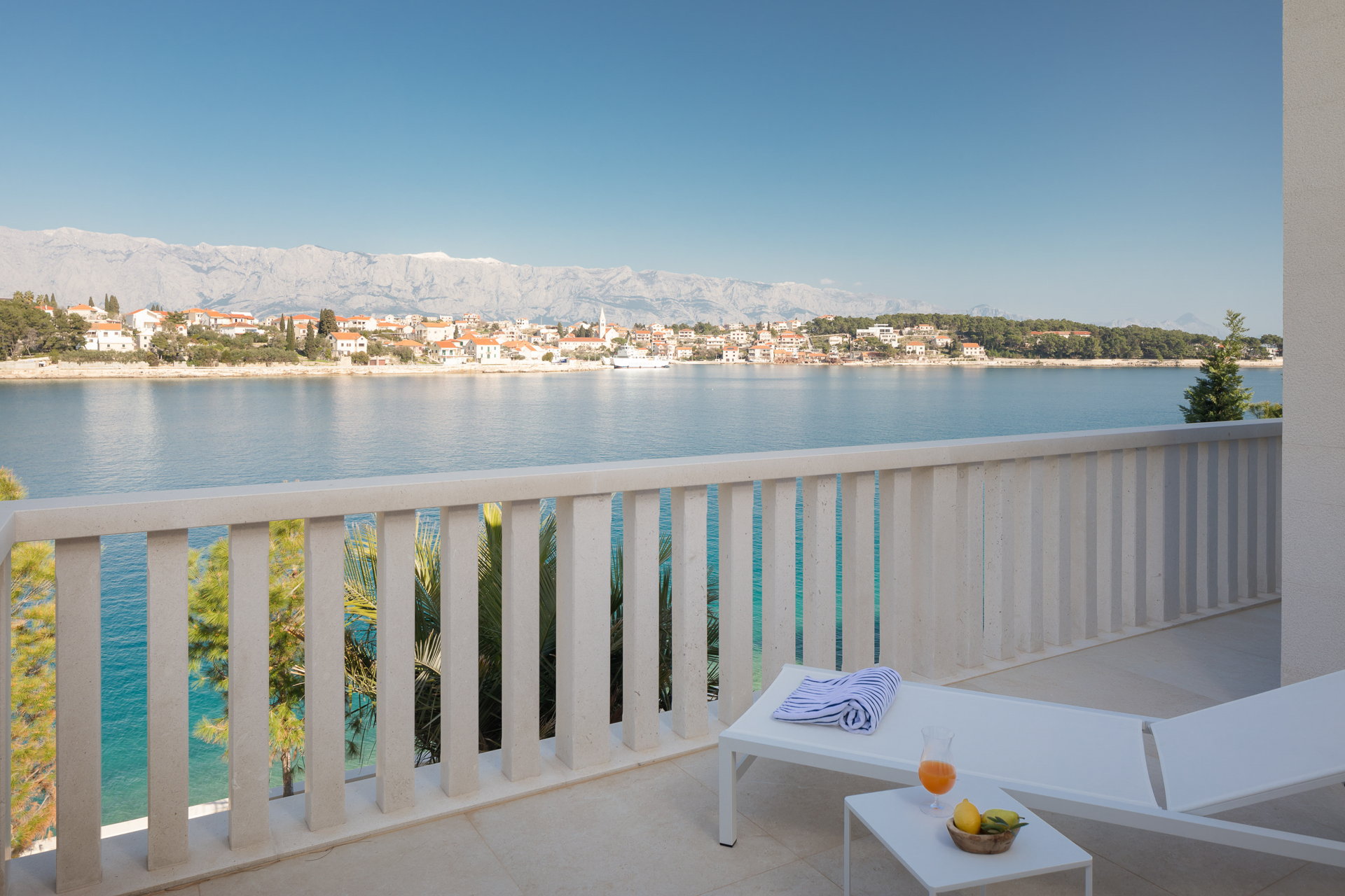 Beachfront Villa White Gem with Pool