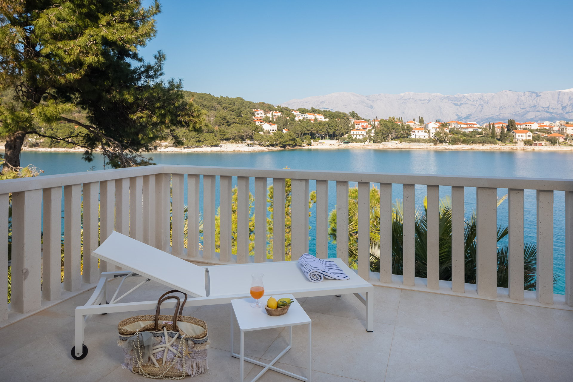 Beachfront Villa White Gem with Pool