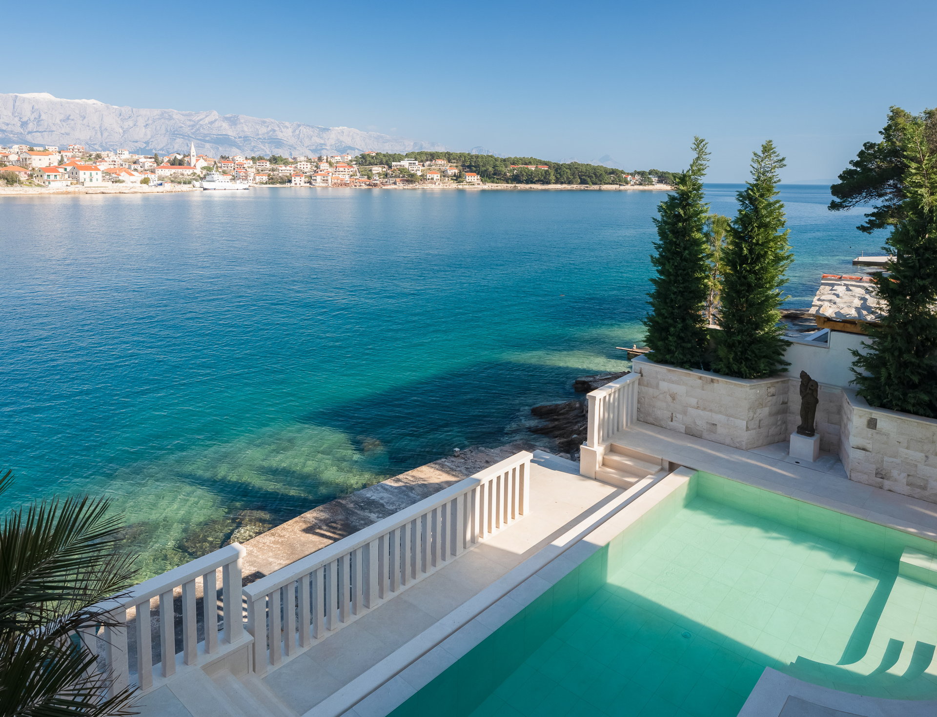 Beachfront Villa White Gem with Pool