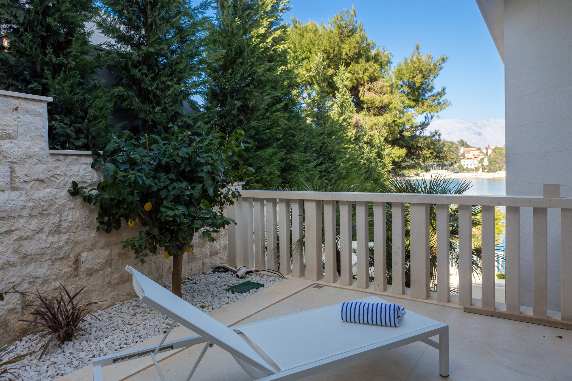 Beachfront Villa White Gem with Pool