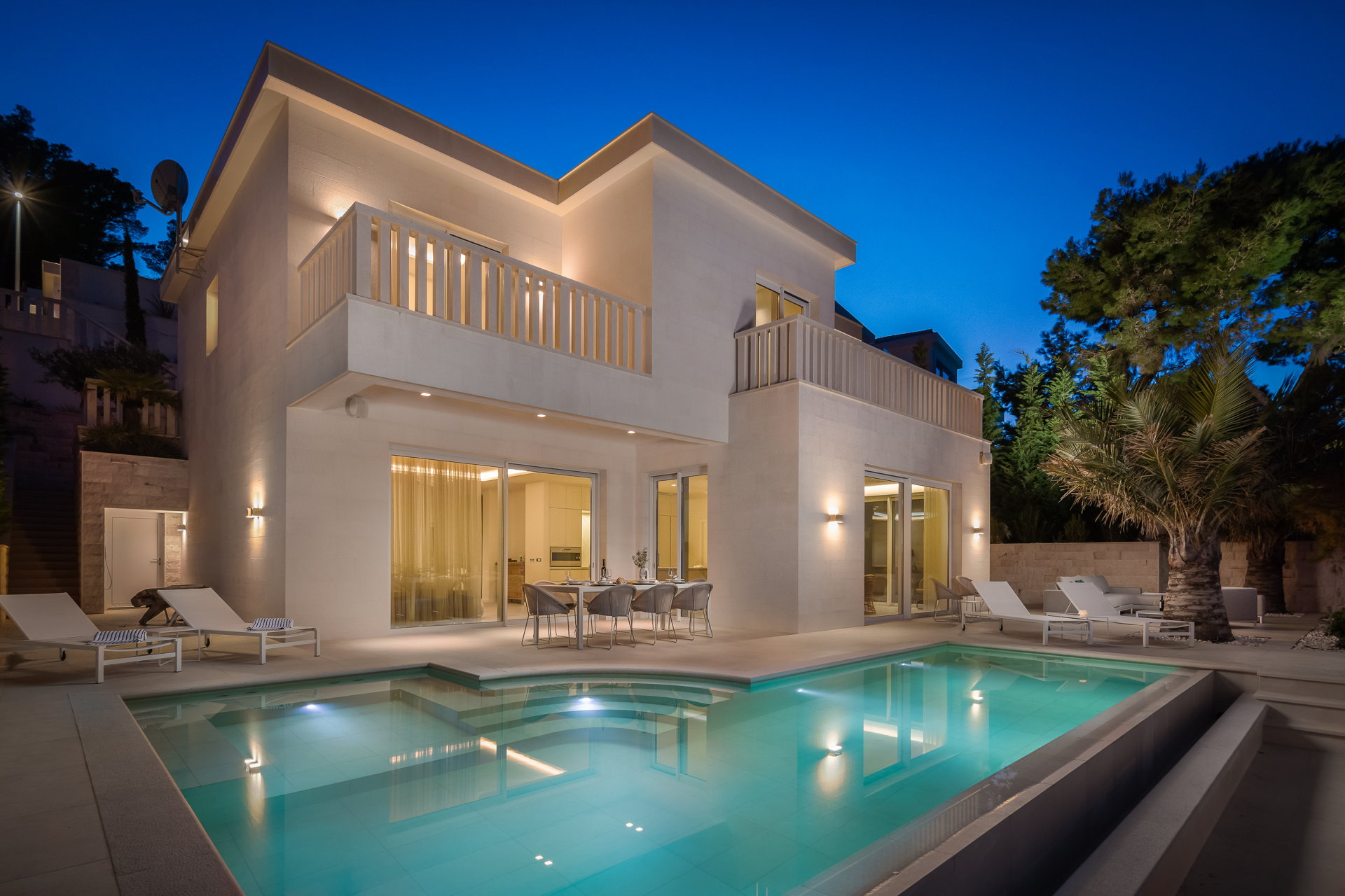 Beachfront Villa White Gem with Pool