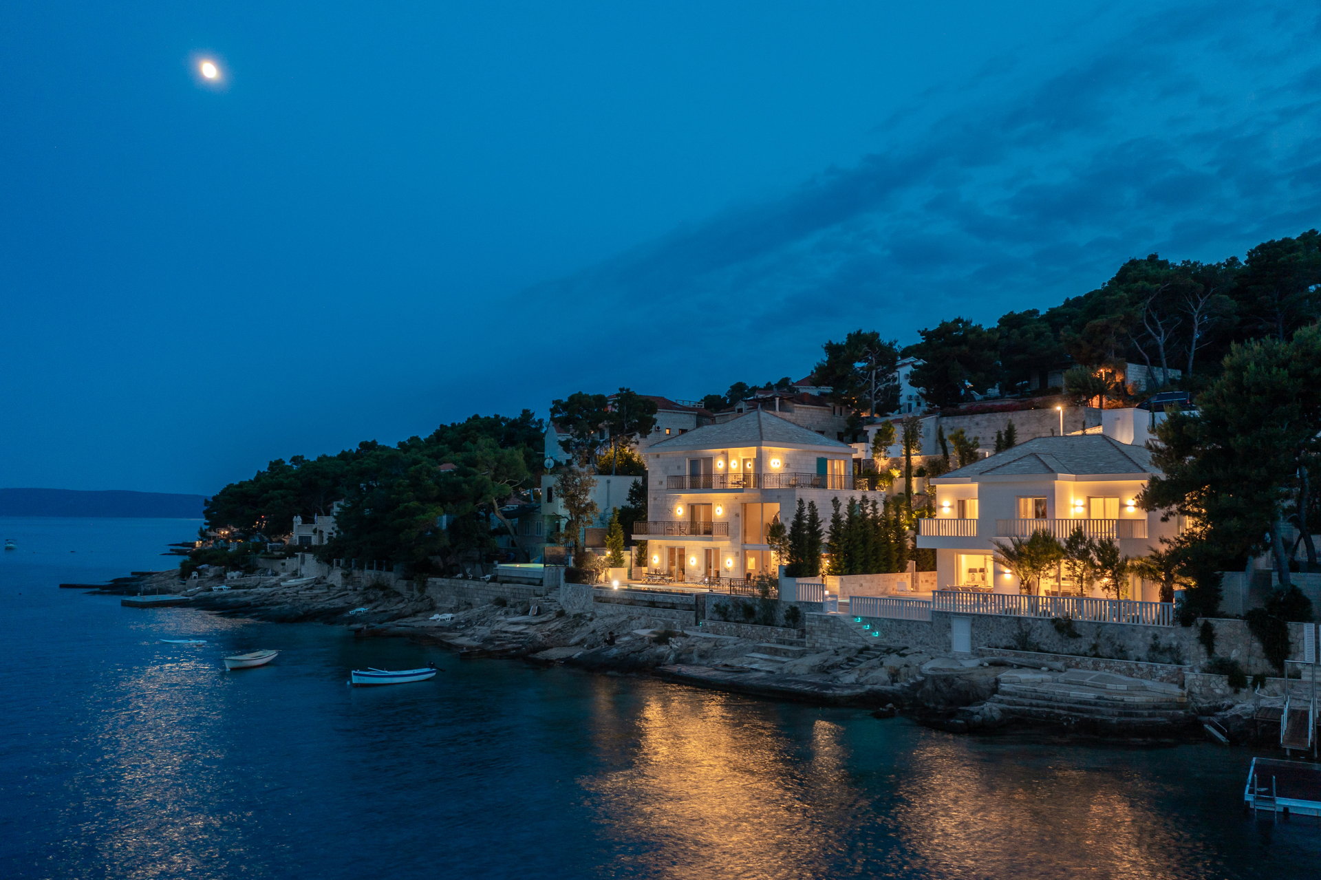 Beachfront Villa White Gem with Pool
