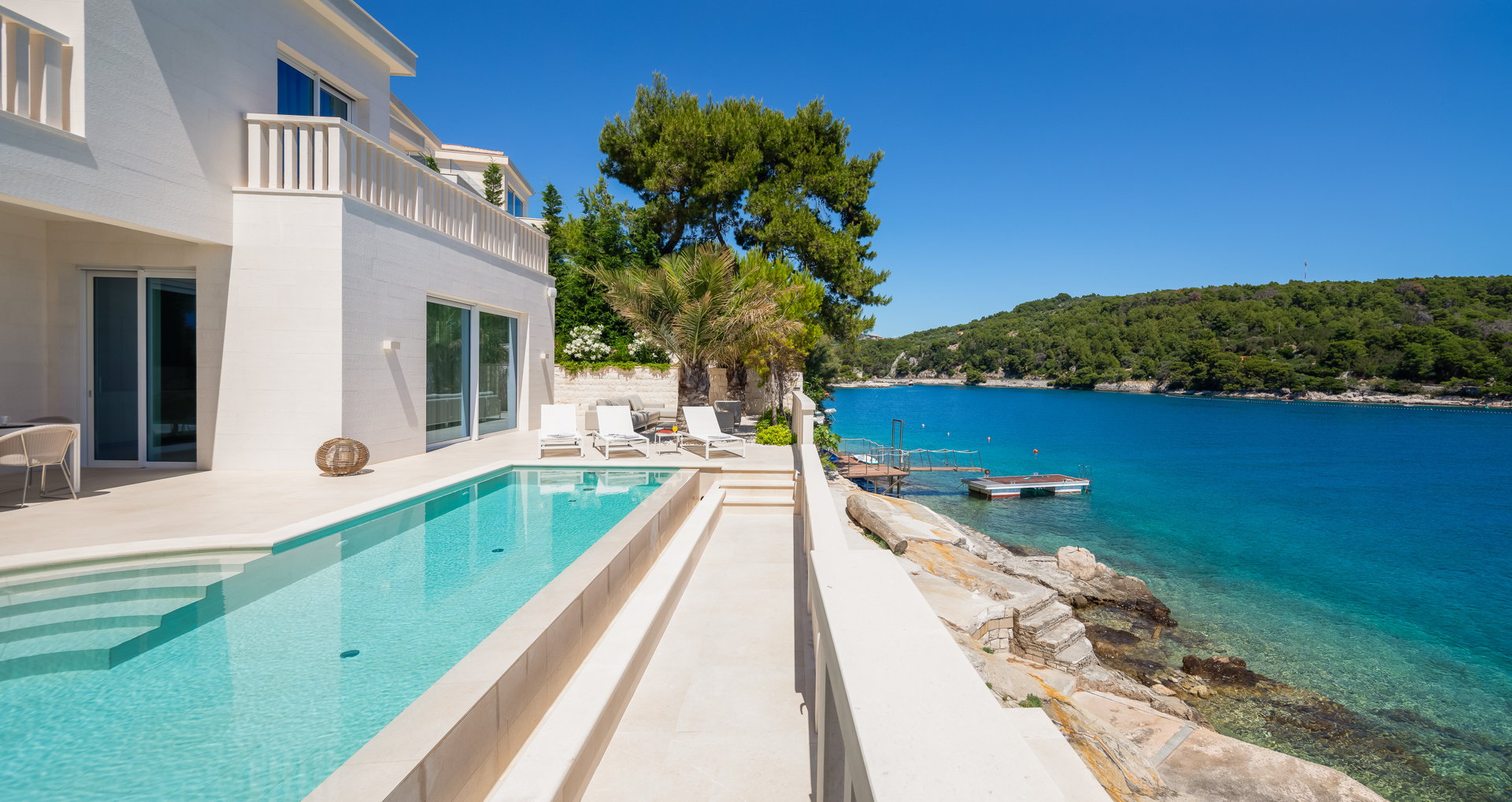 Beachfront Villa White Gem with Pool