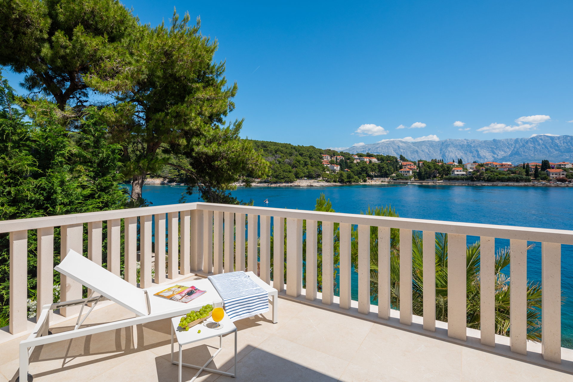 Beachfront Villa White Gem with Pool