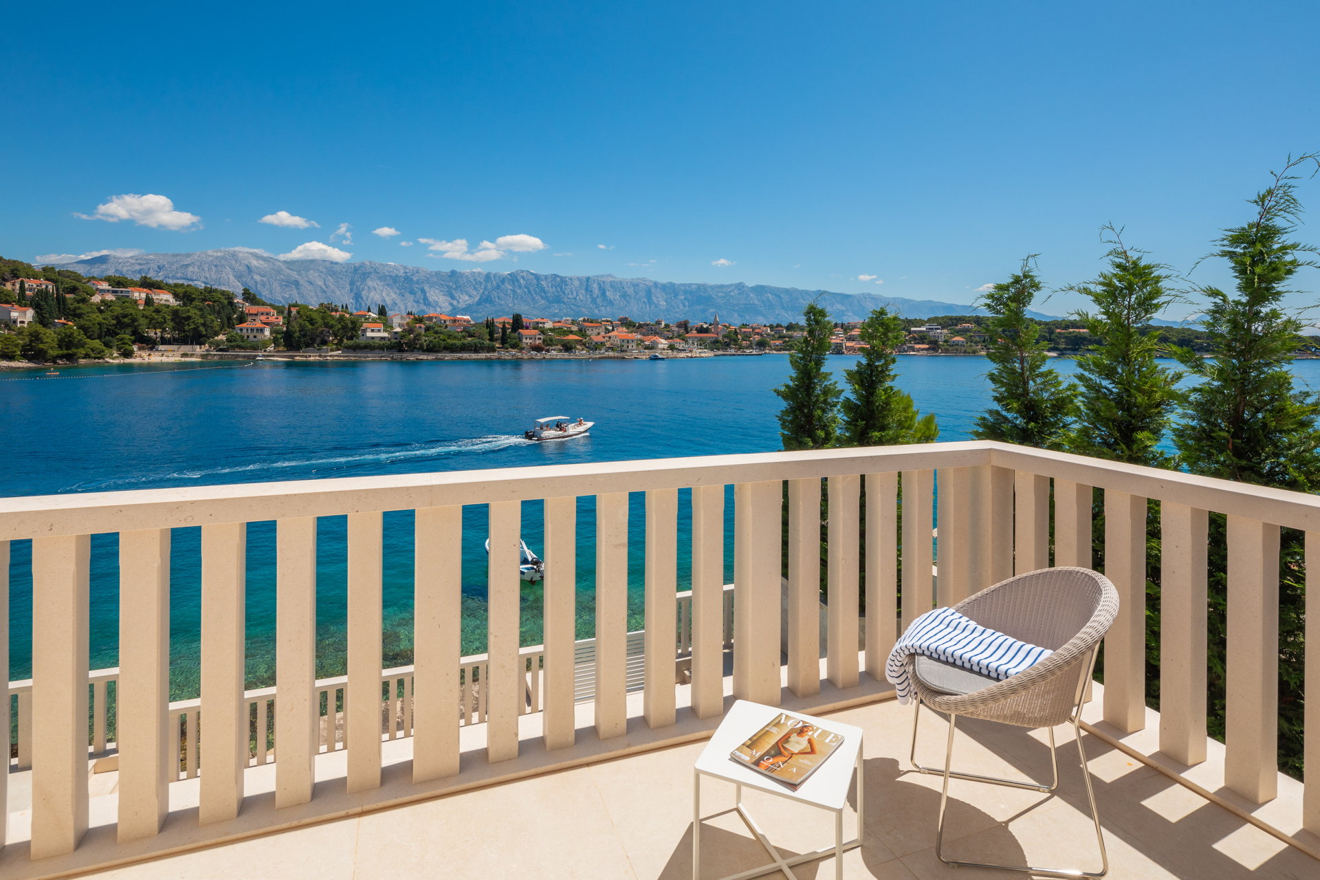 Beachfront Villa White Gem with Pool