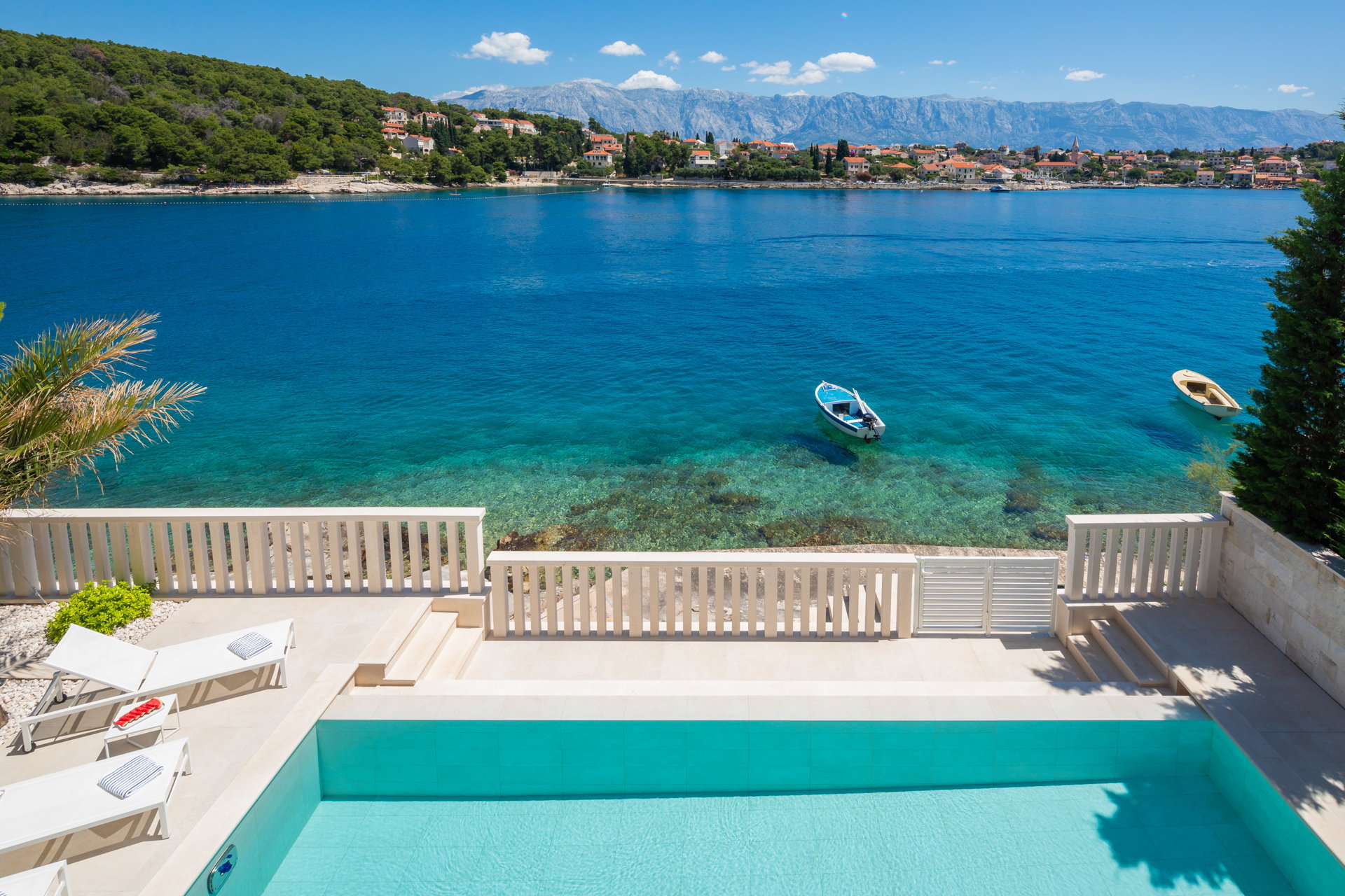 Beachfront Villa White Gem with Pool