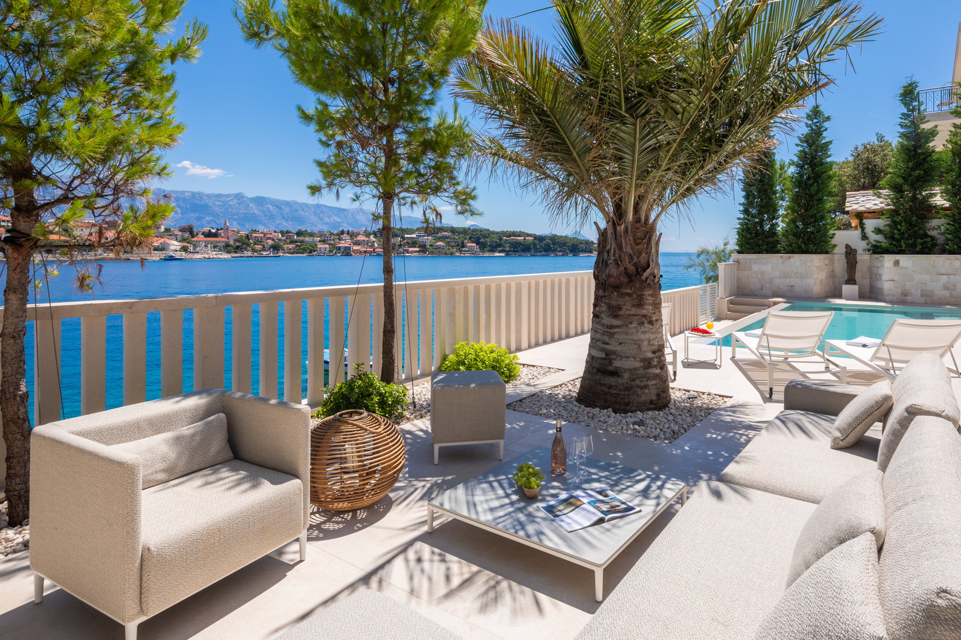 Beachfront Villa White Gem with Pool