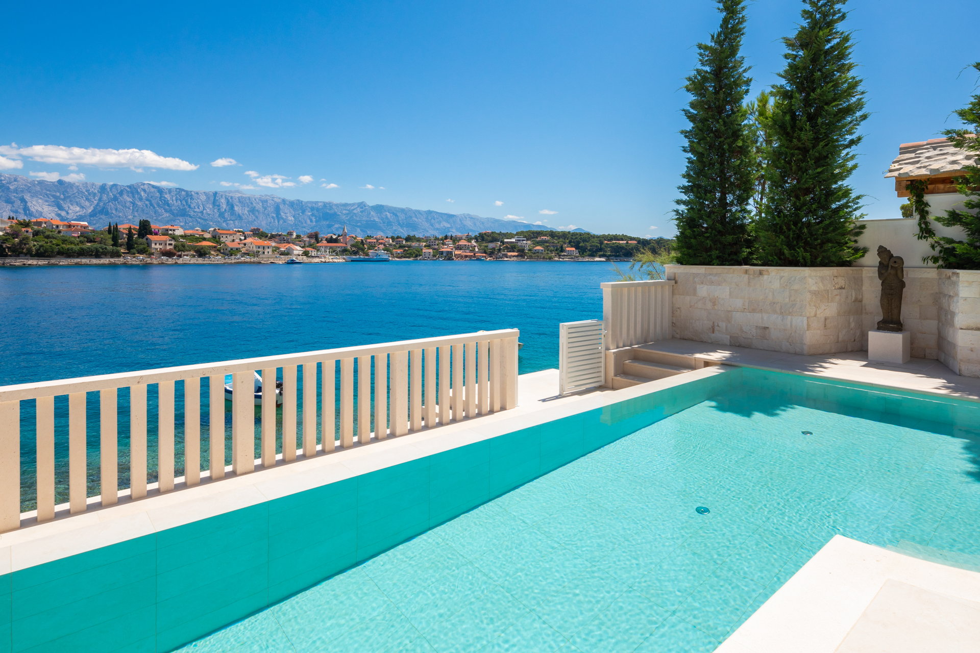 Beachfront Villa White Gem with Pool
