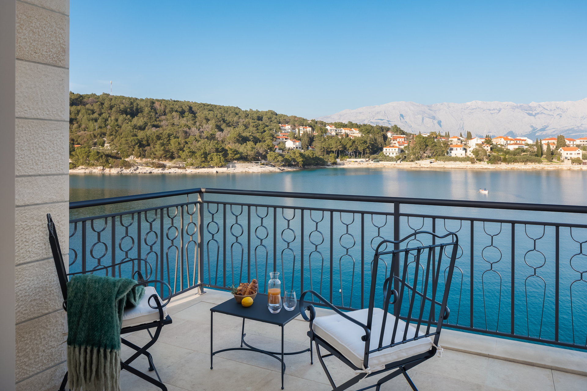 Beachfront Villa Sea La Vie with Pool