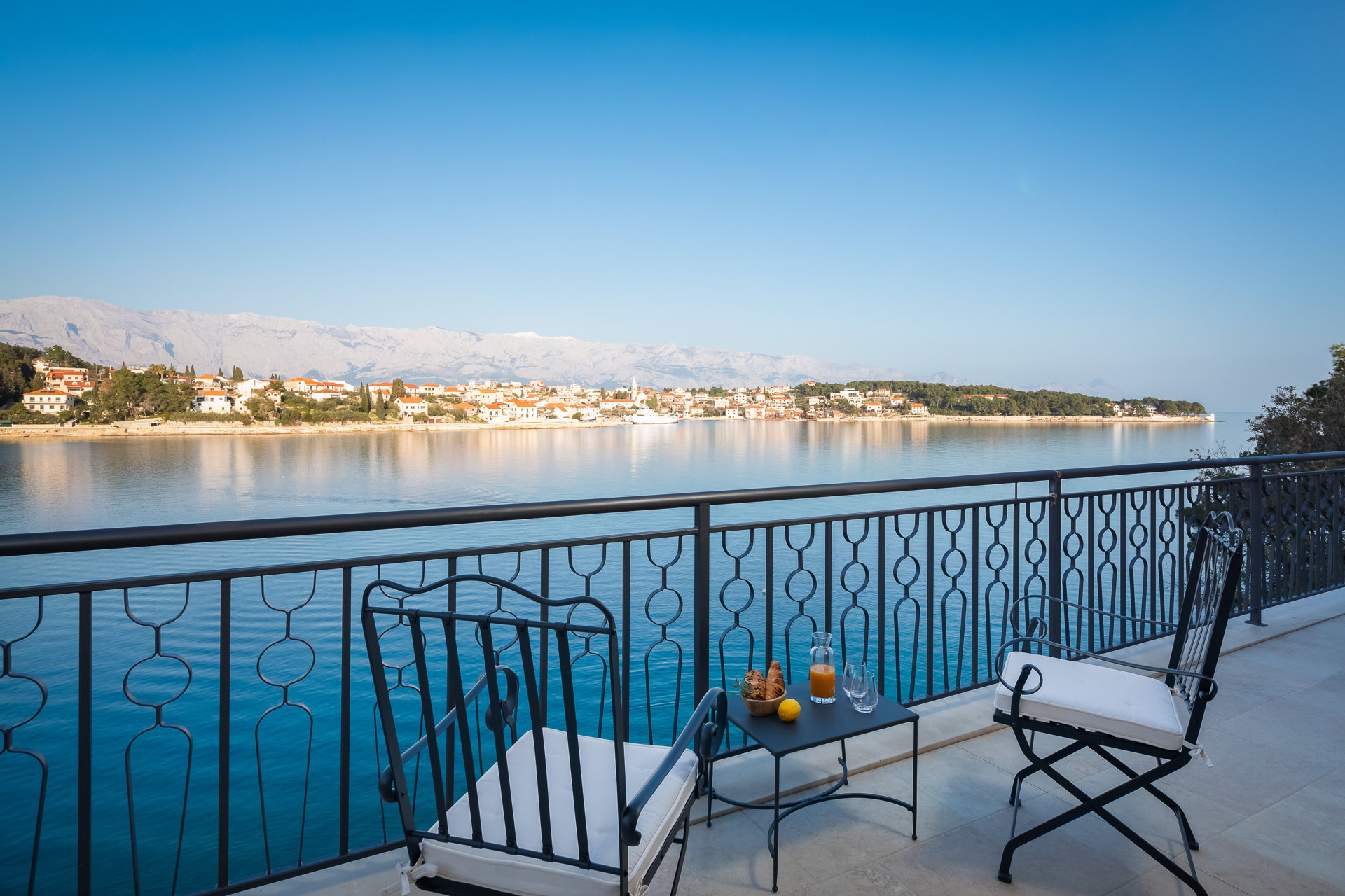 Beachfront Villa Sea La Vie with Pool