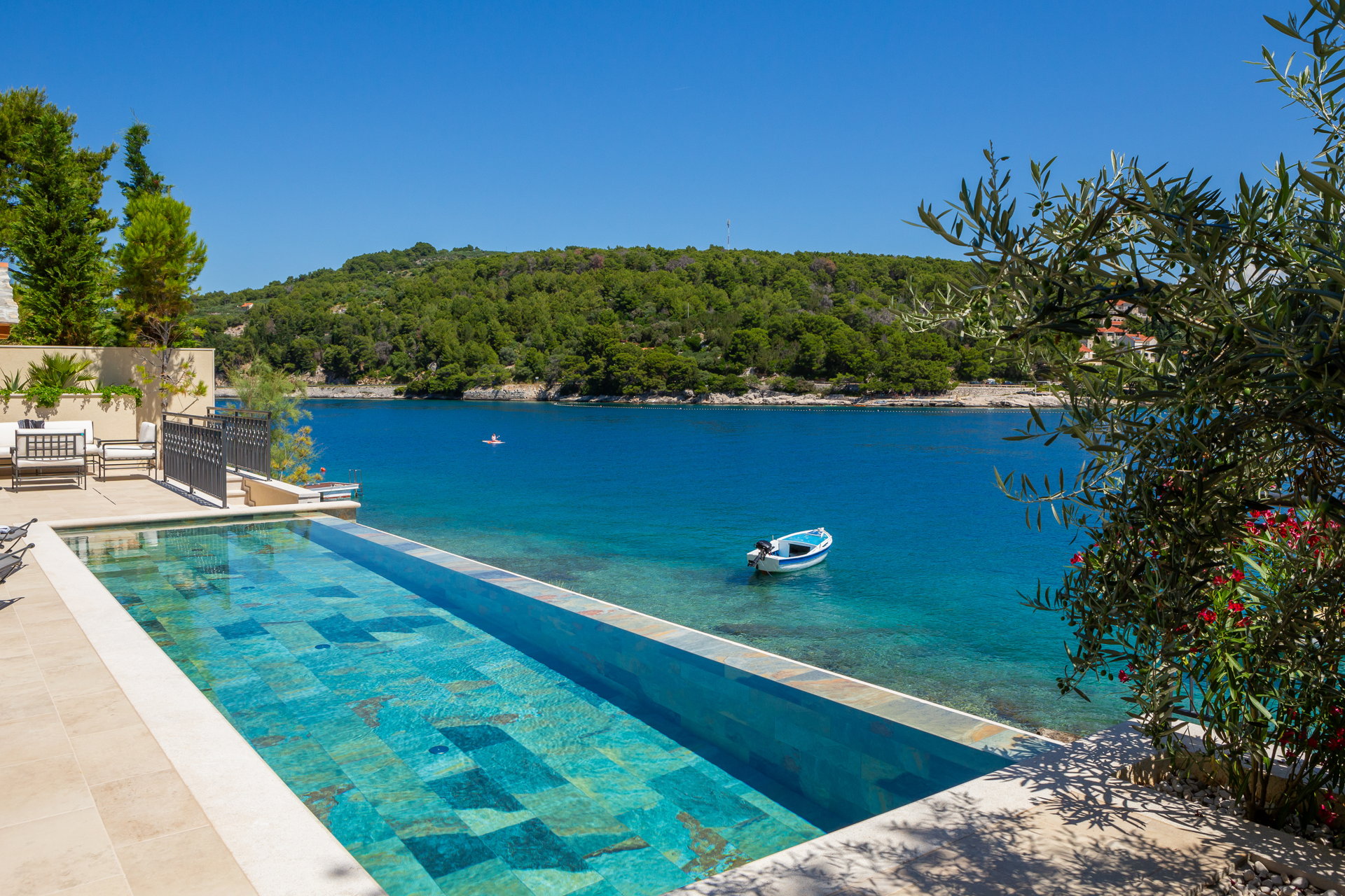 Beachfront Villa Sea La Vie with Pool