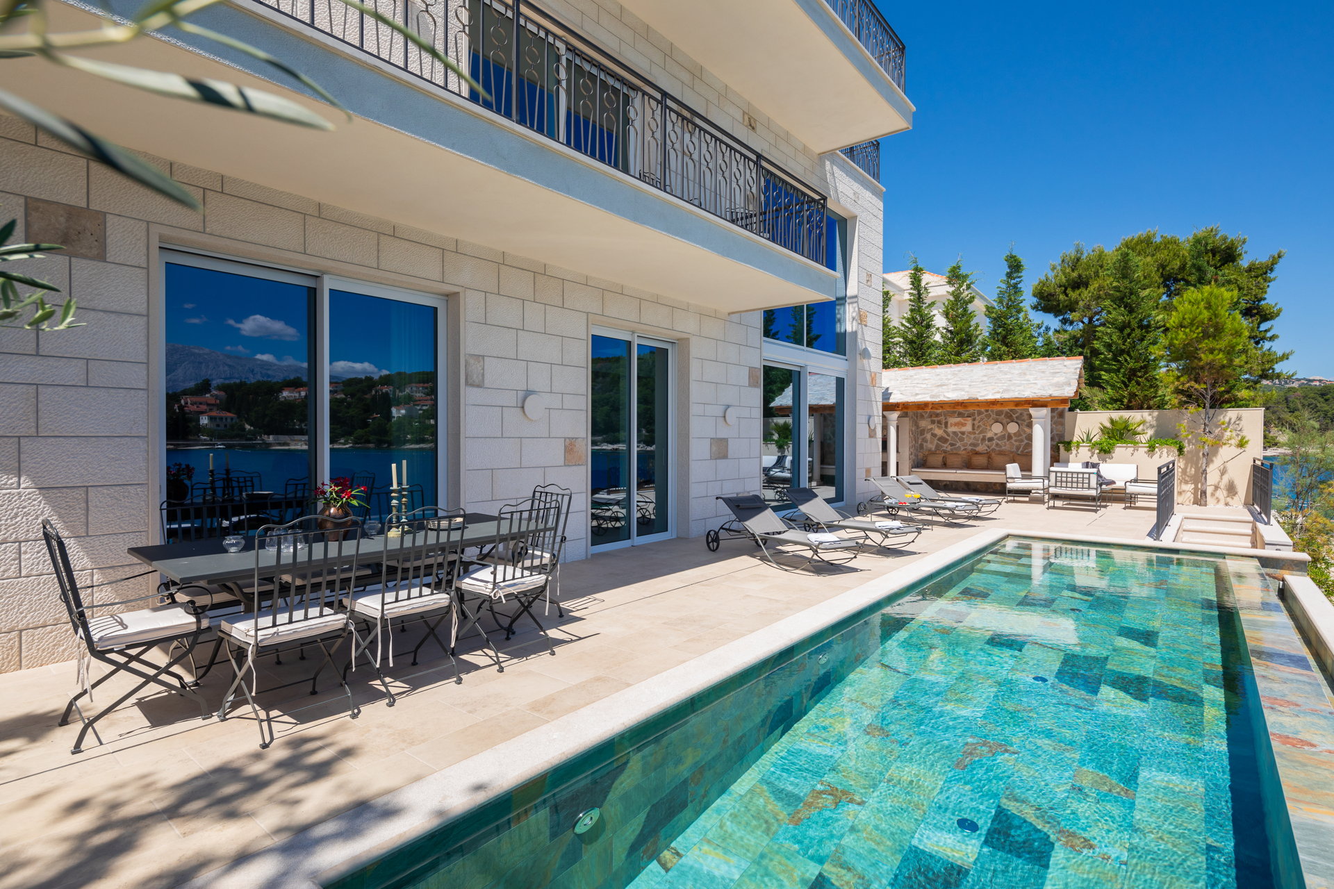Beachfront Villa Sea La Vie with Pool