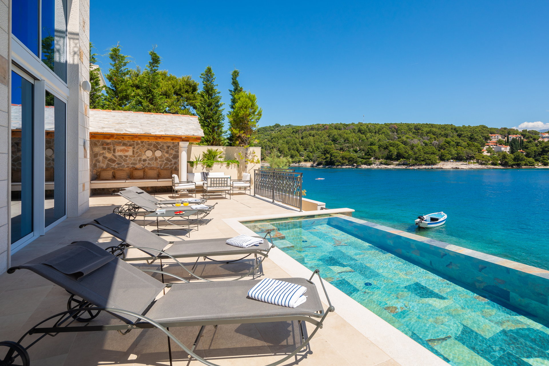 Beachfront Villa Sea La Vie with Pool