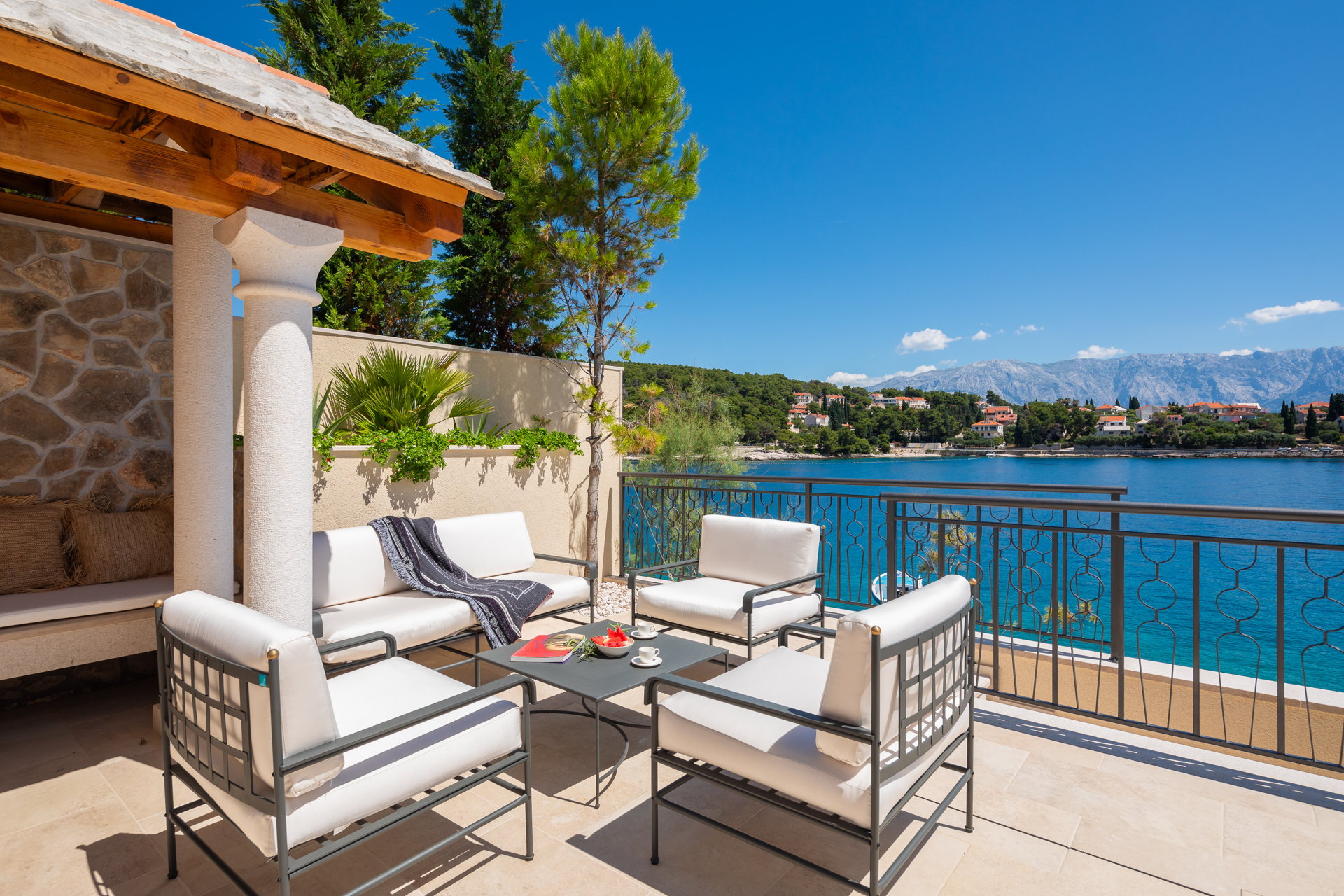 Beachfront Villa Sea La Vie with Pool