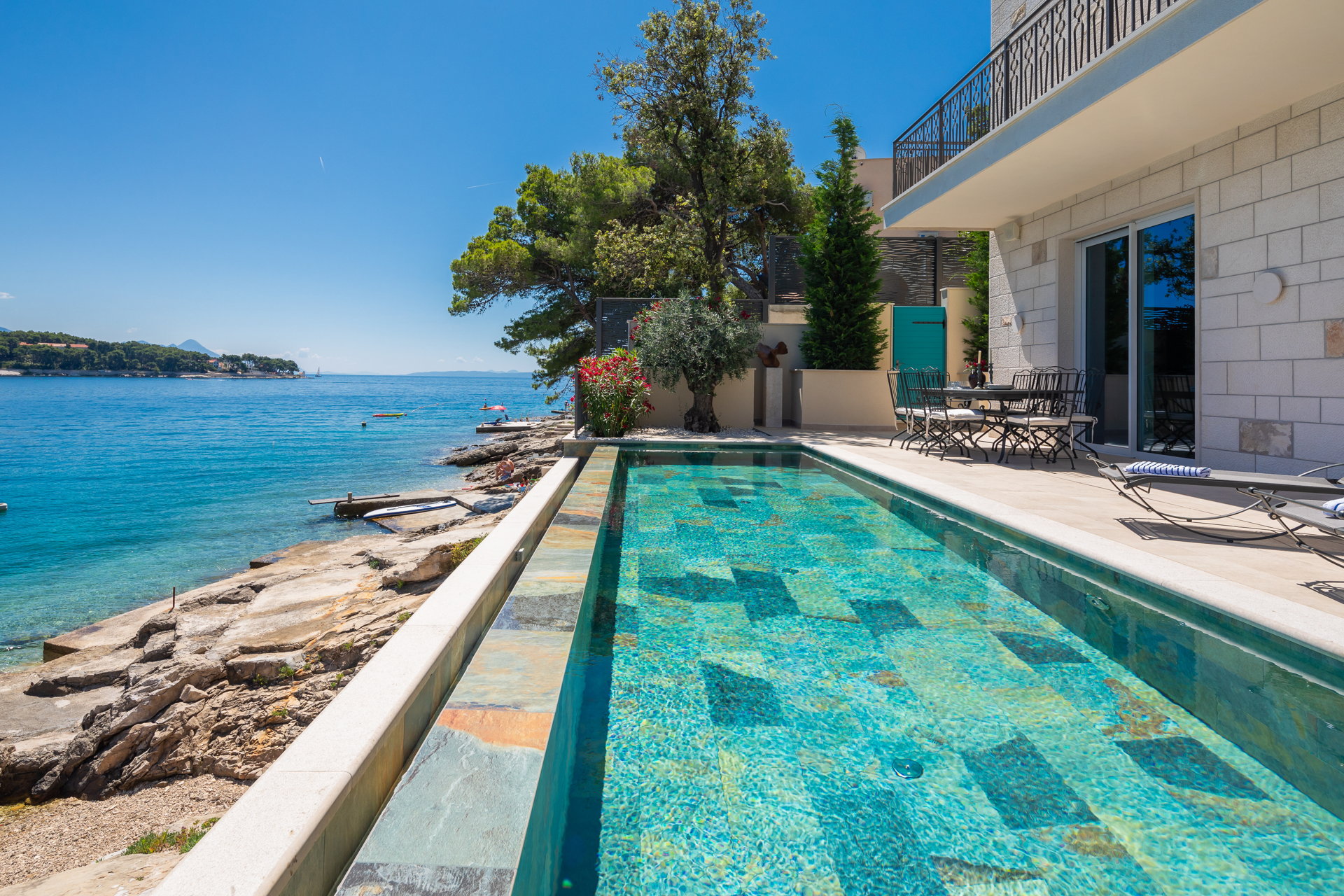 Beachfront Villa Sea La Vie with Pool