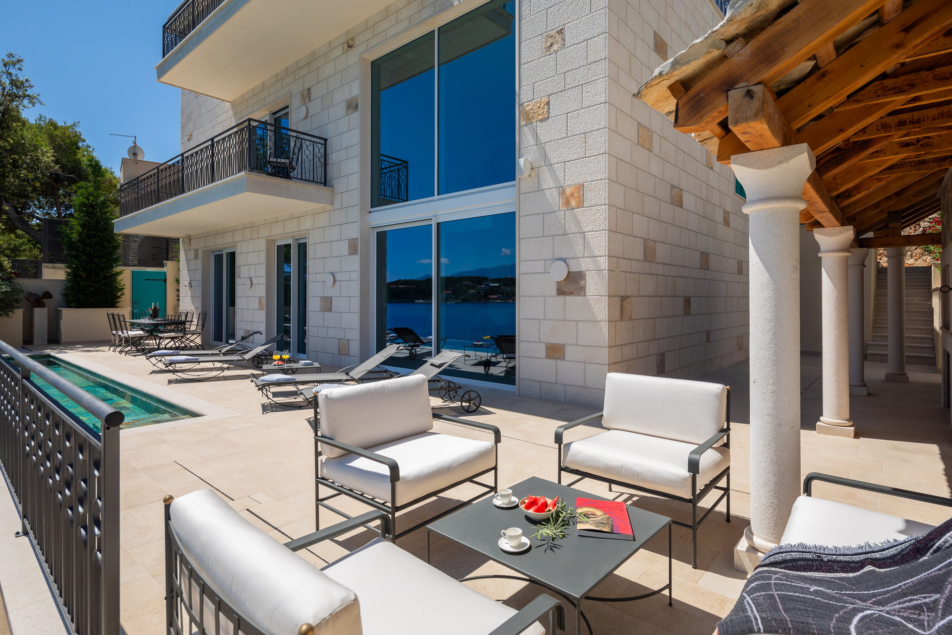 Beachfront Villa Sea La Vie with Pool