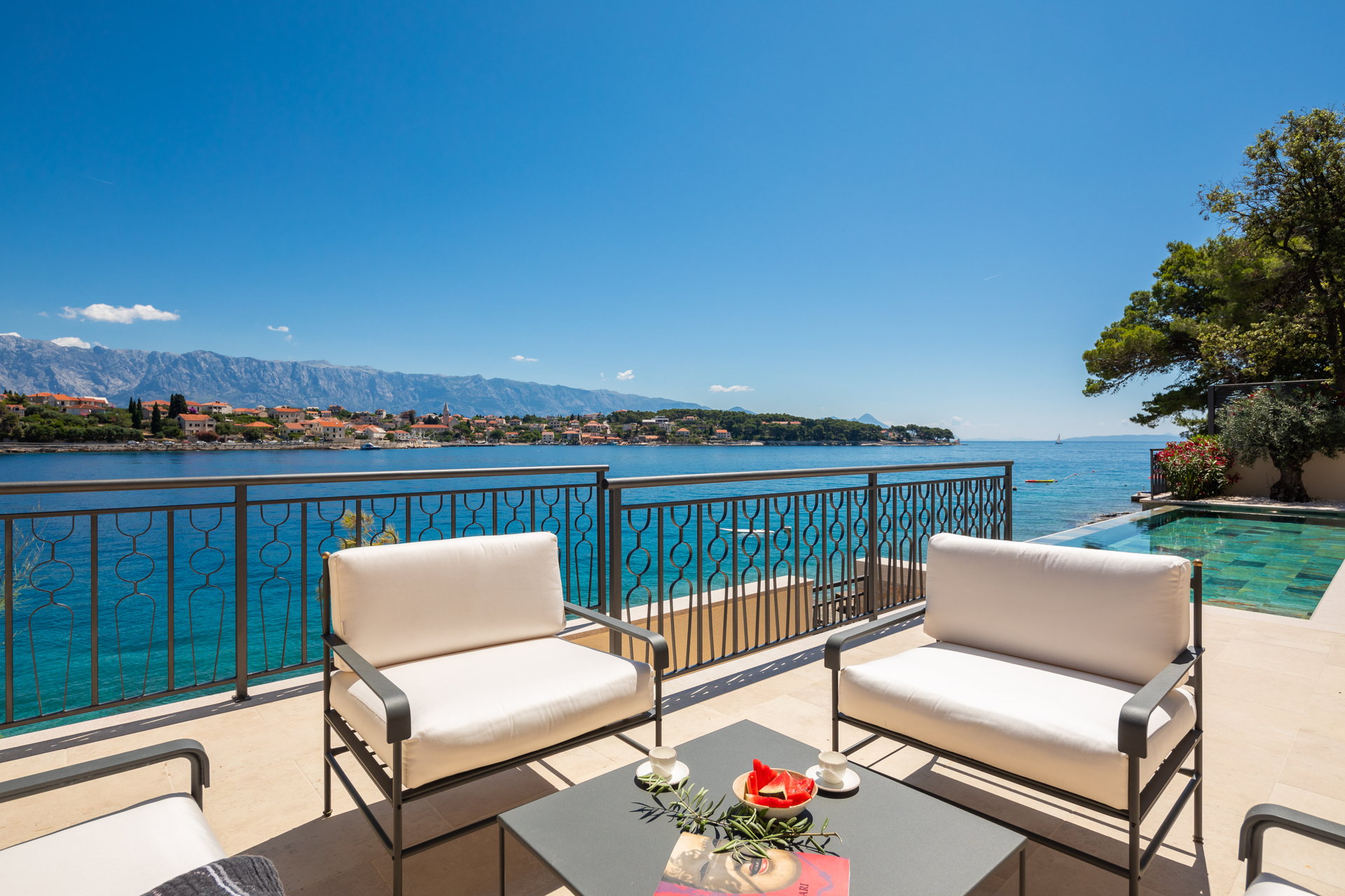 Beachfront Villa Sea La Vie with Pool