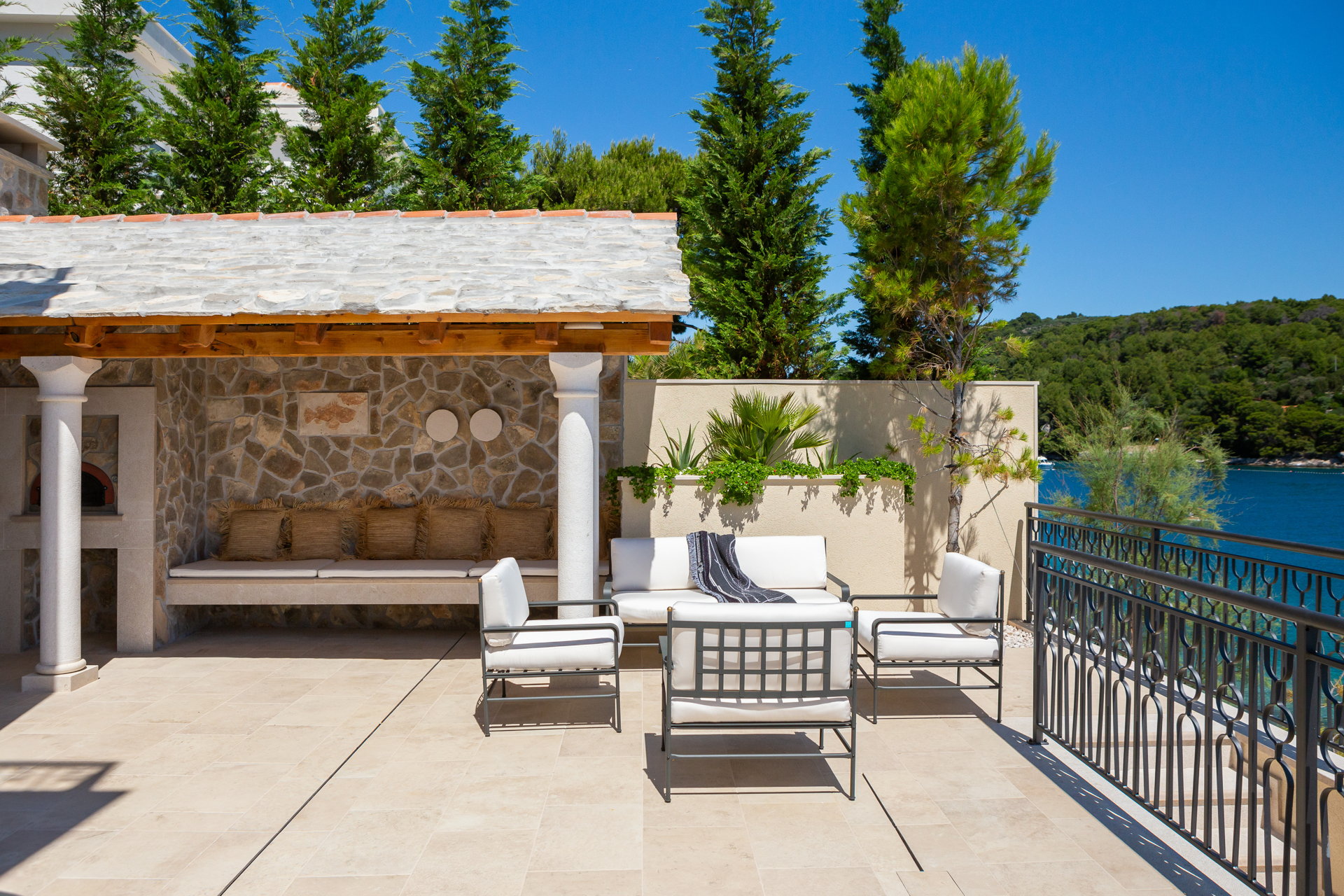 Beachfront Villa Sea La Vie with Pool