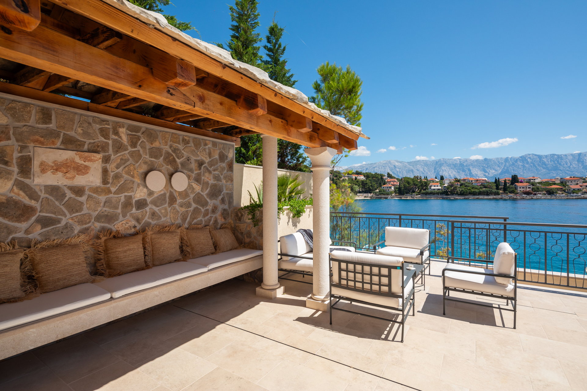 Beachfront Villa Sea La Vie with Pool