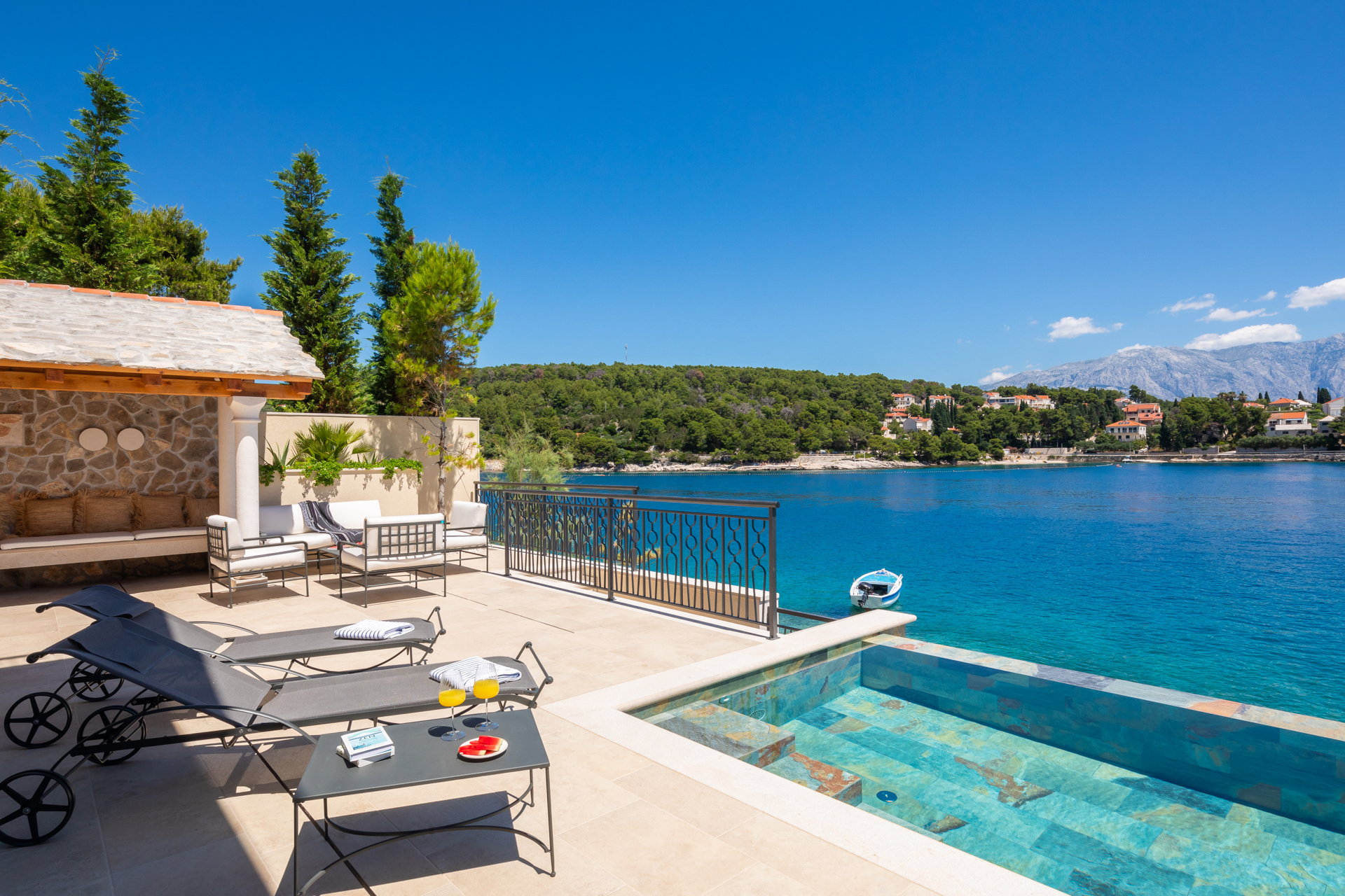 Beachfront Villa Sea La Vie with Pool