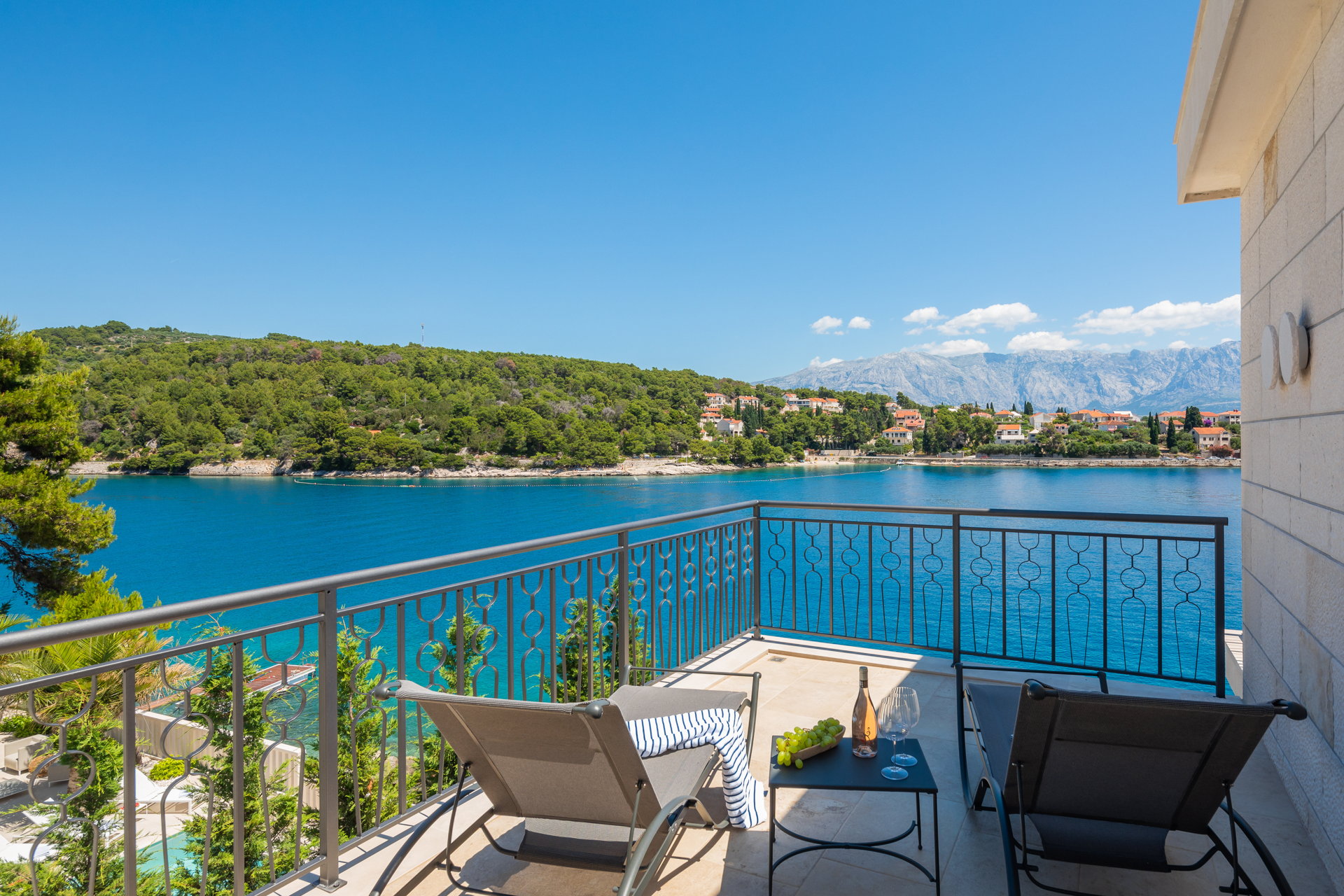Beachfront Villa Sea La Vie with Pool