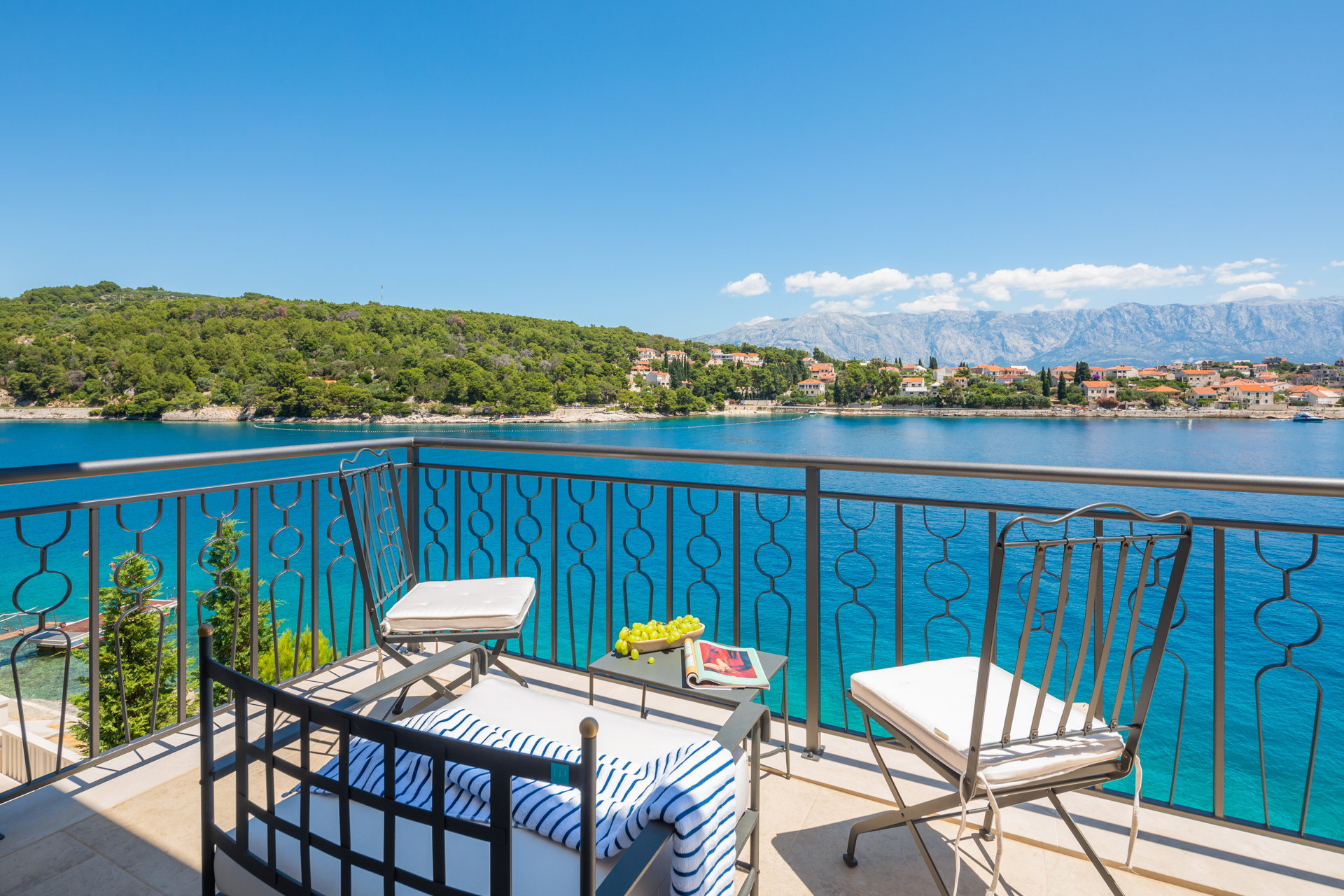 Beachfront Villa Sea La Vie with Pool