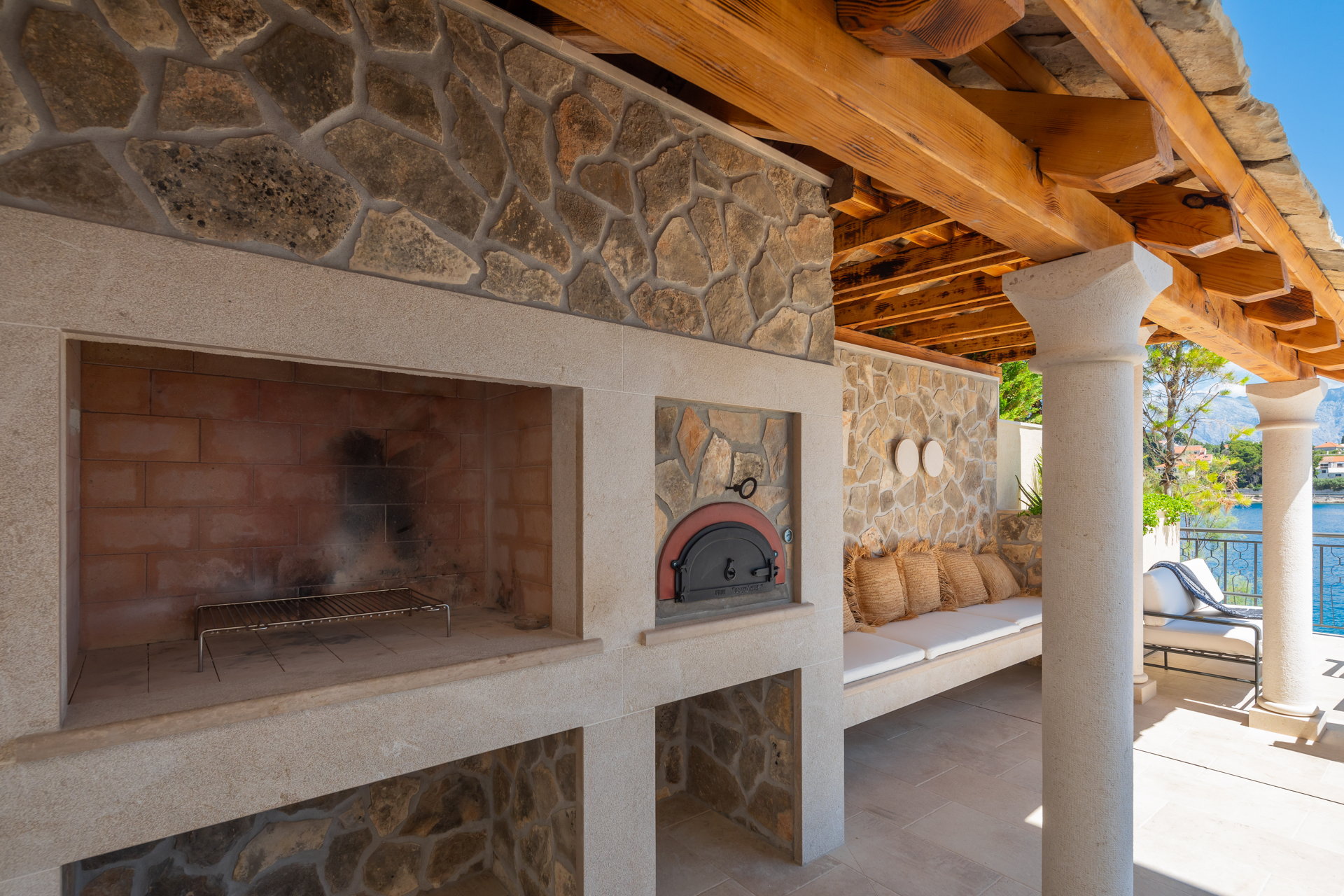 Beachfront Villa Sea La Vie with Pool