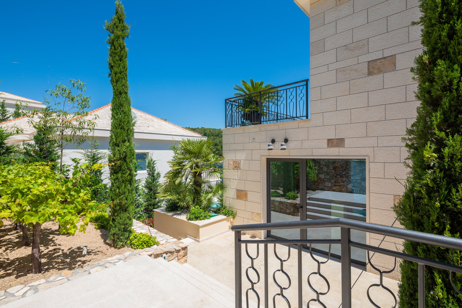 Beachfront Villa Sea La Vie with Pool