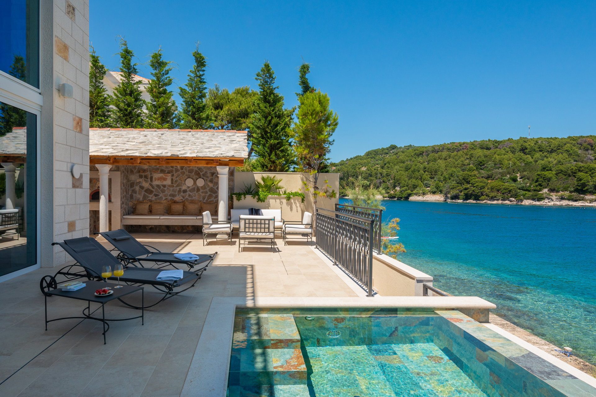 Beachfront Villa Sea La Vie with Pool