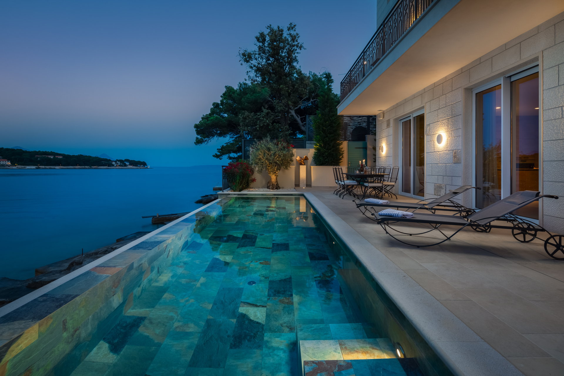 Beachfront Villa Sea La Vie with Pool