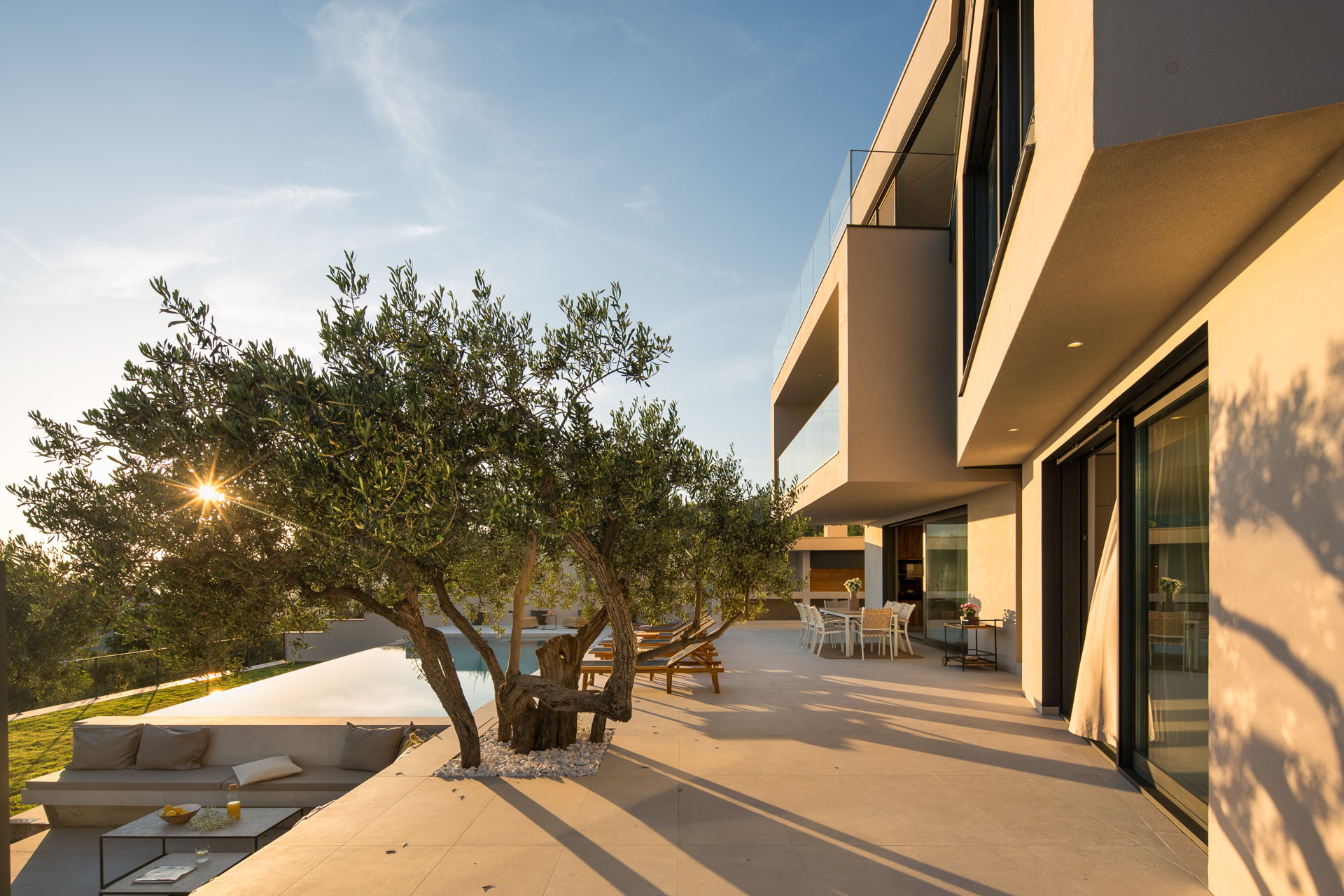 Luxury Villa Lennox with Pool