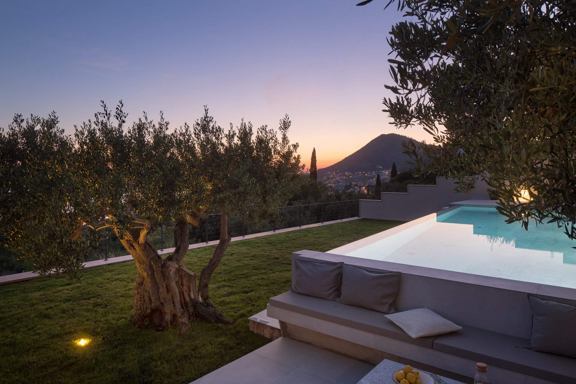 Luxury Villa Lennox with Pool