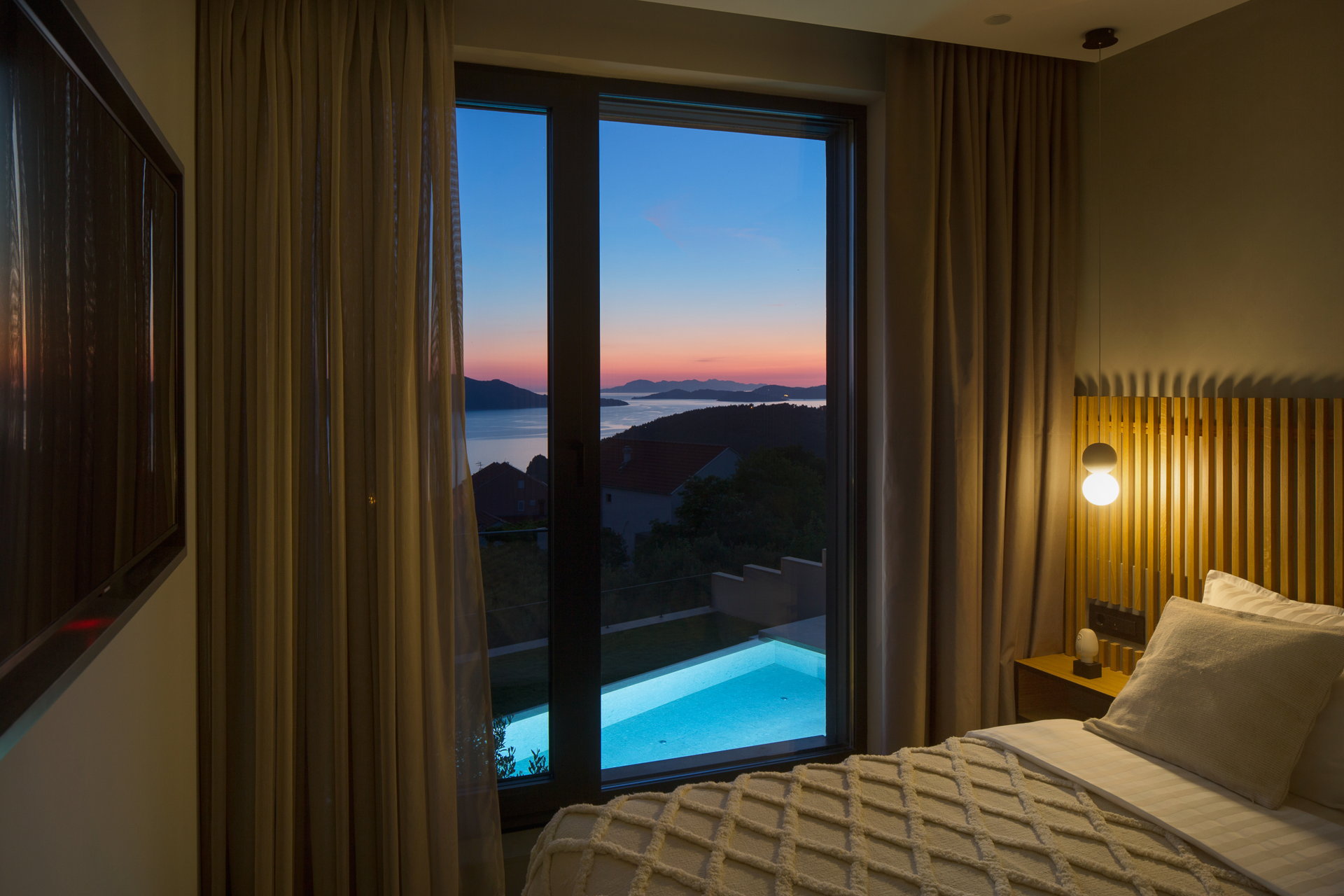 Luxury Villa Lennox with Pool