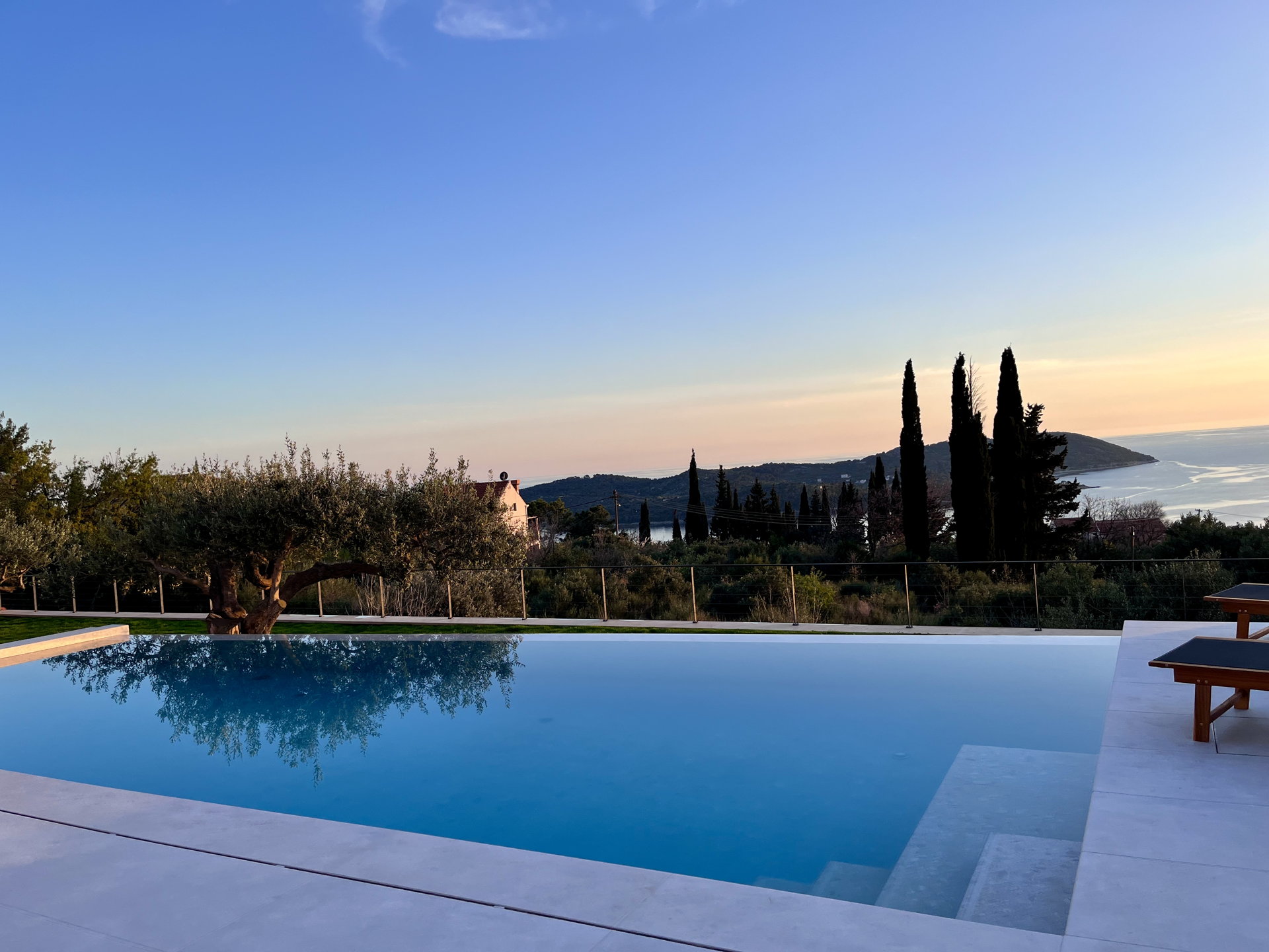 Luxury Villa Lennox with Pool
