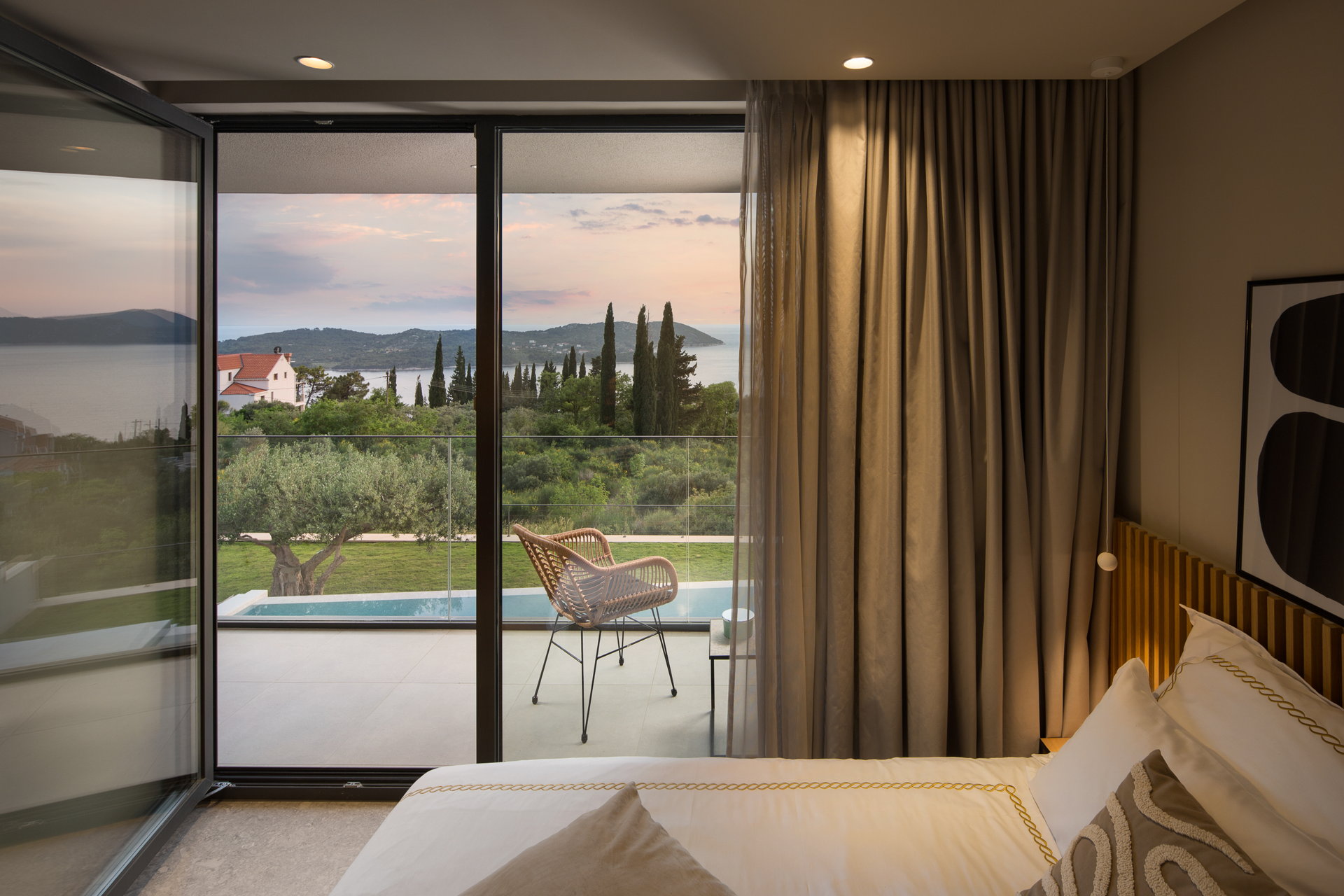 Luxury Villa Lennox with Pool