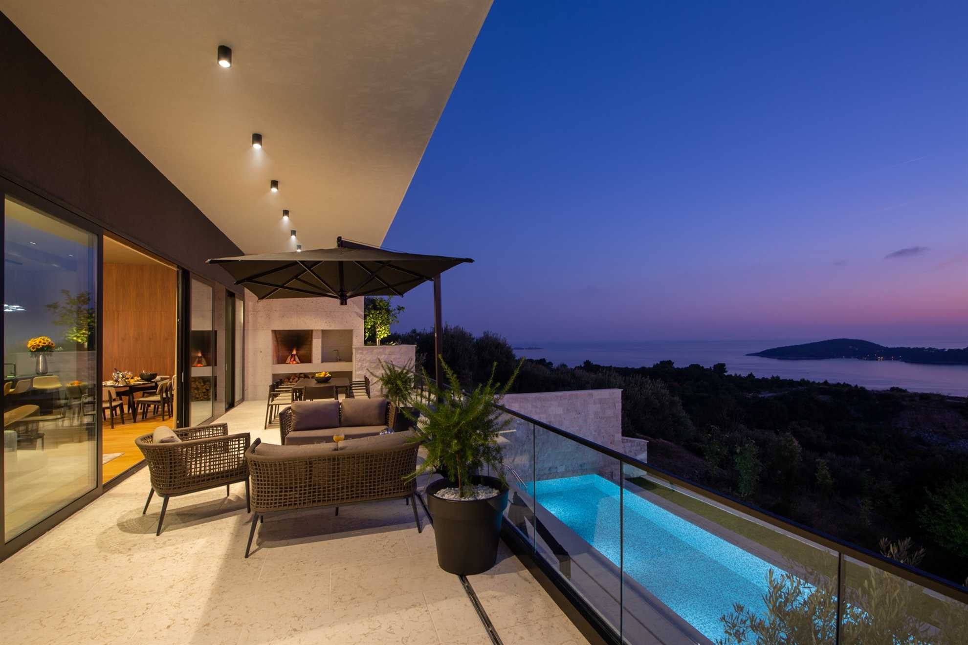 Luxury Villa Frida with Pool