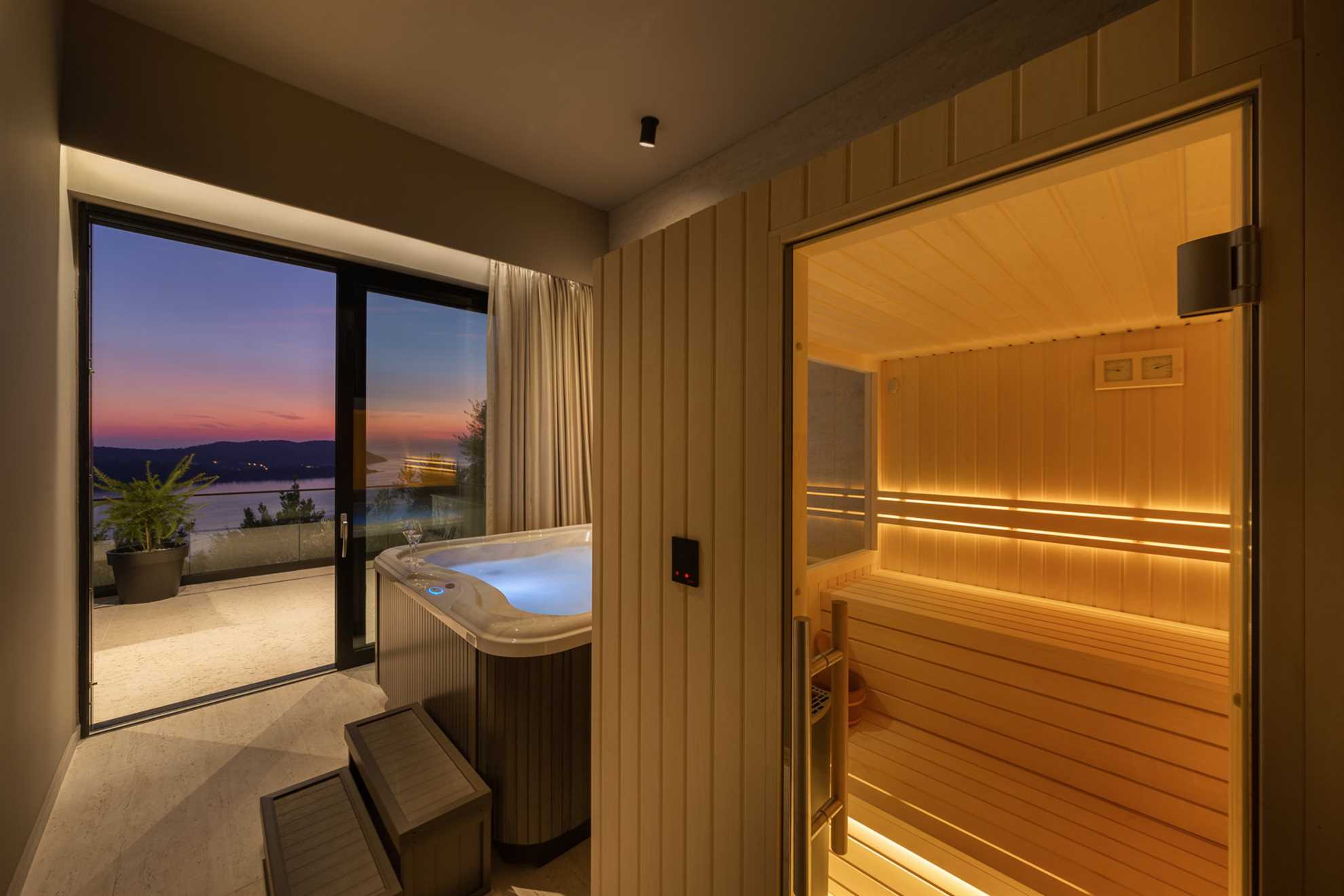 Luxury Villa Frida with Pool