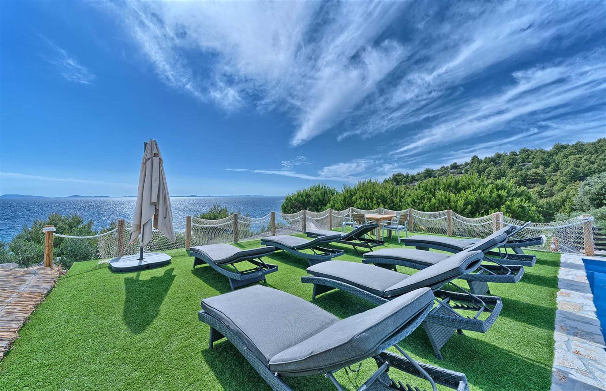 Beachfront Villa New Horizons II