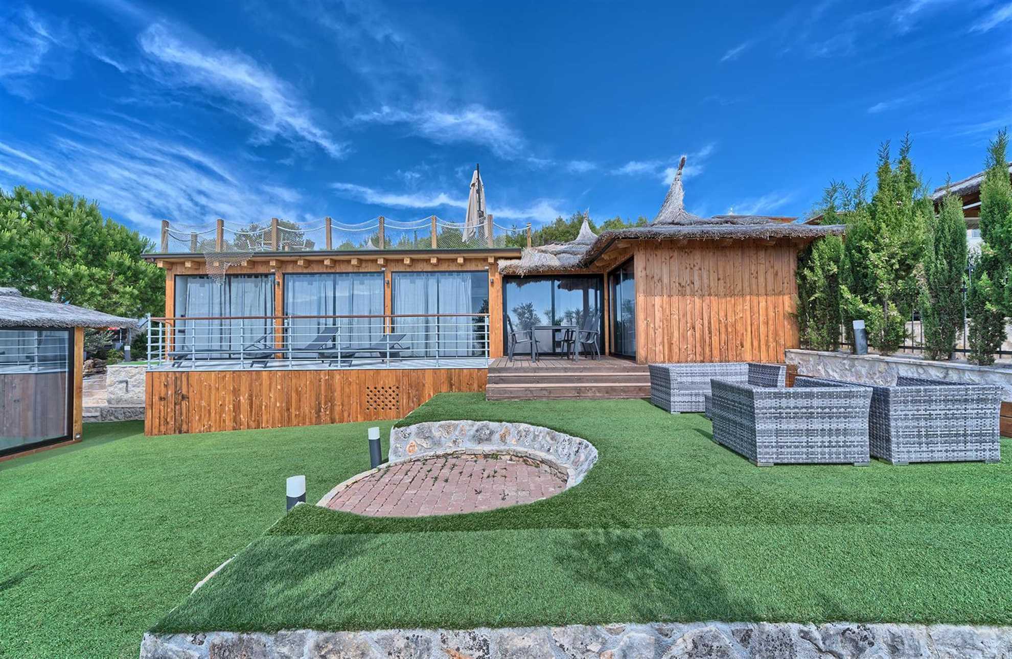 Beachfront Villa New Horizons II