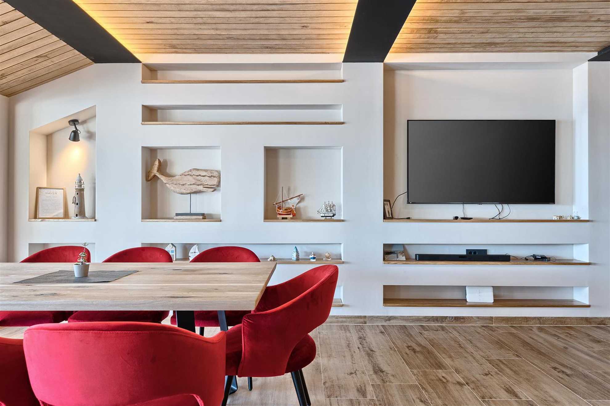 Beachfront Villa New Horizons II