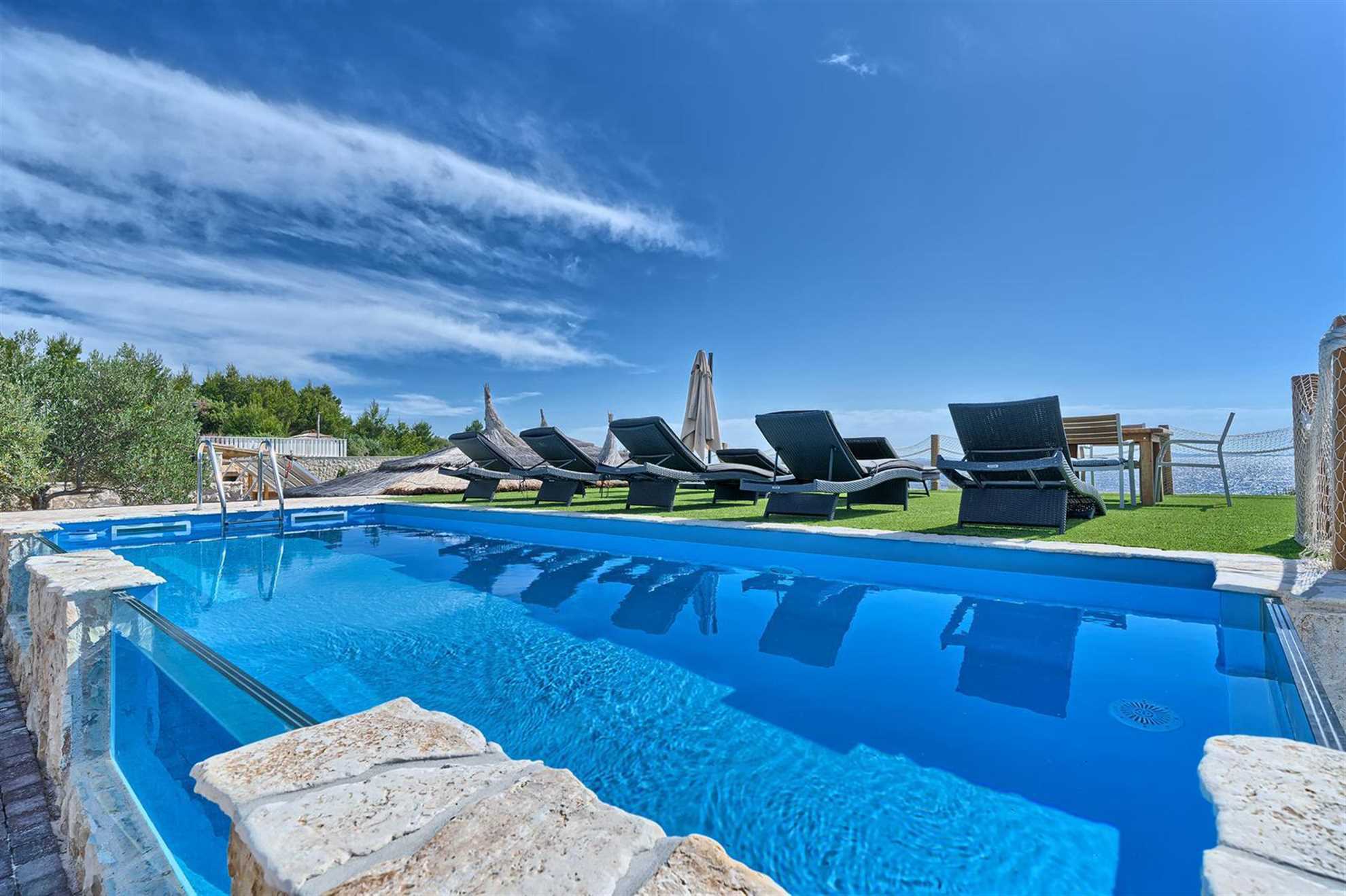 Beachfront Villa New Horizons II
