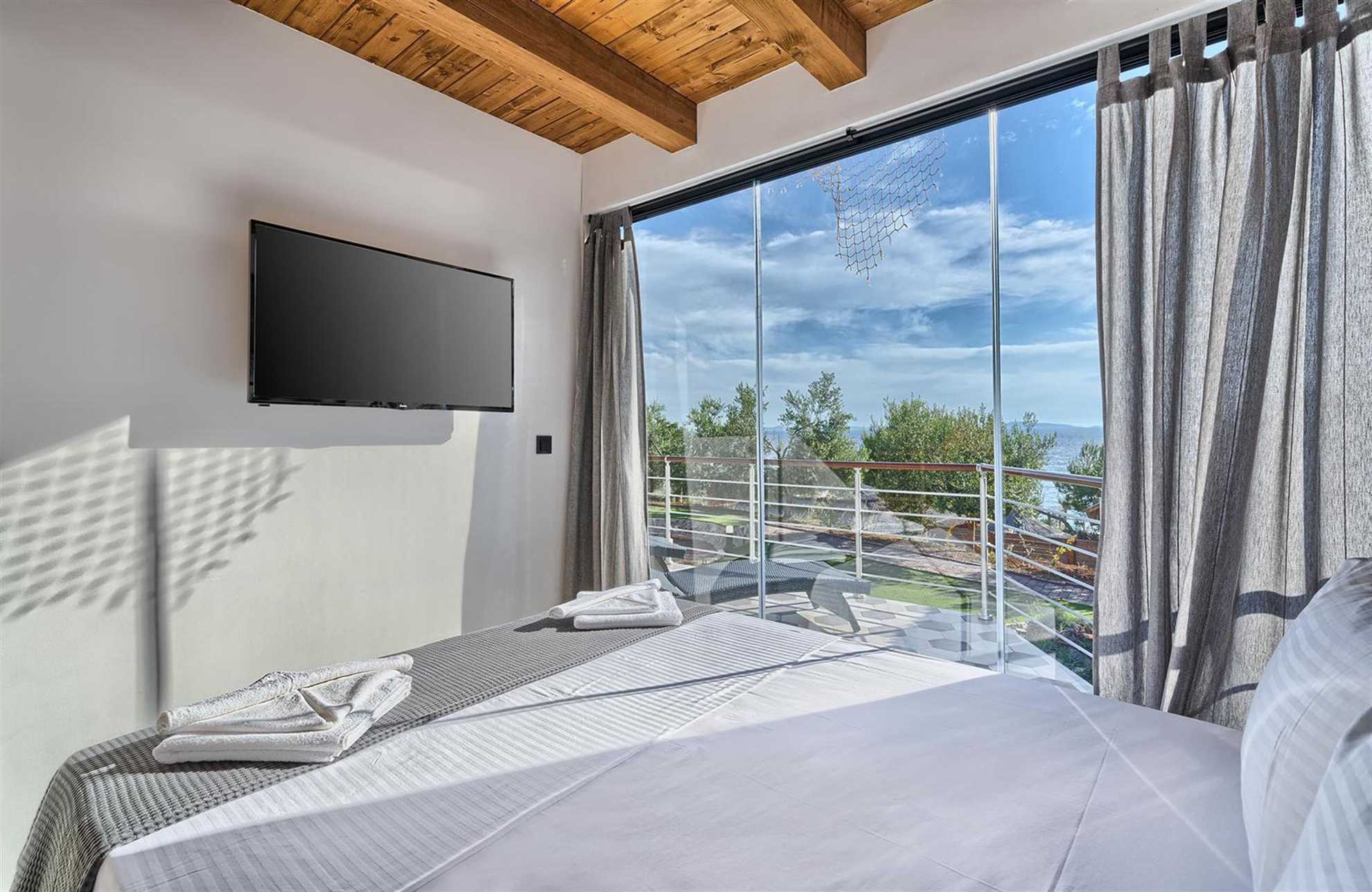 Beachfront Villa New Horizons II
