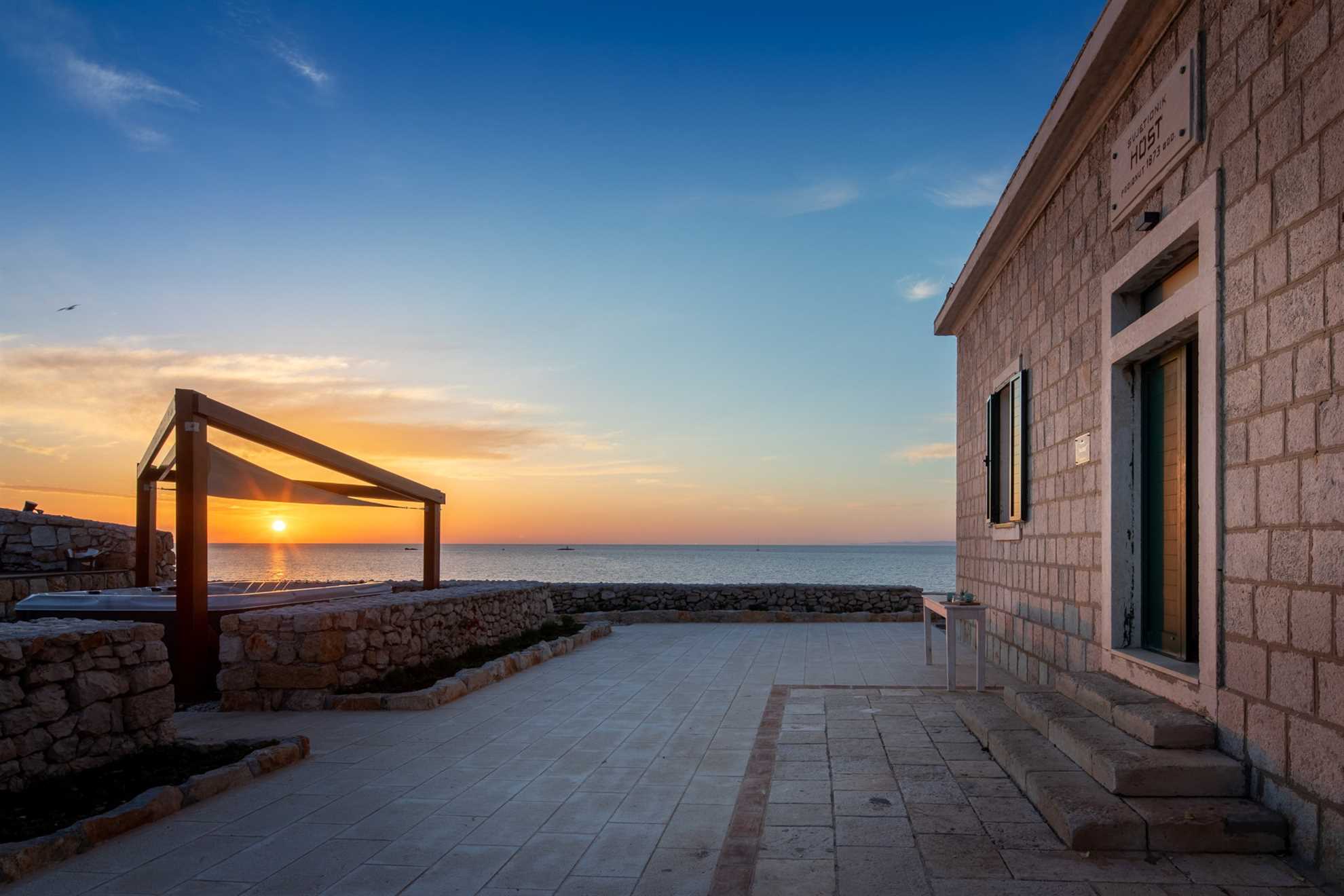 Luxury Villa Lighthouse Beyond