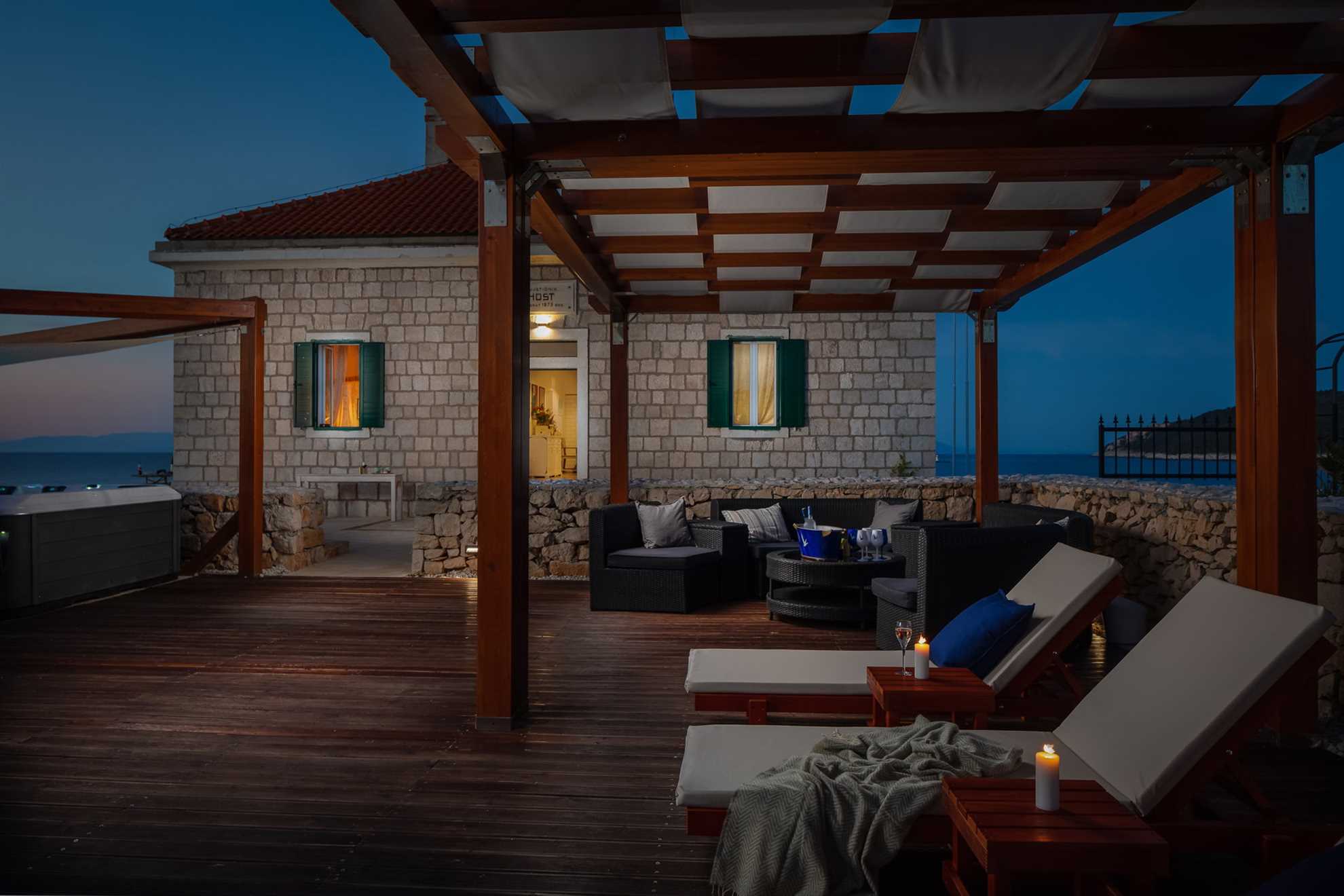 Luxury Villa Lighthouse Beyond